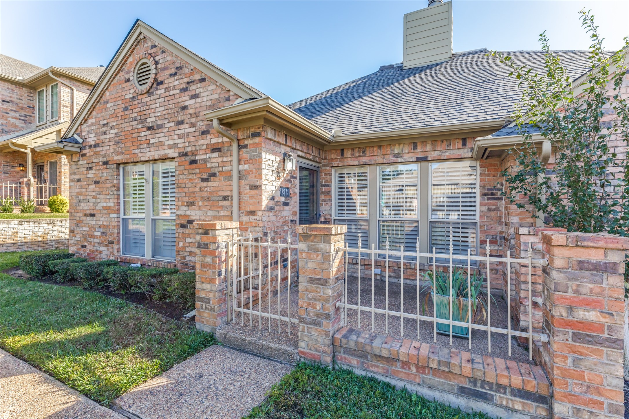 1218 Wooded Trail Hurst TX 76053
