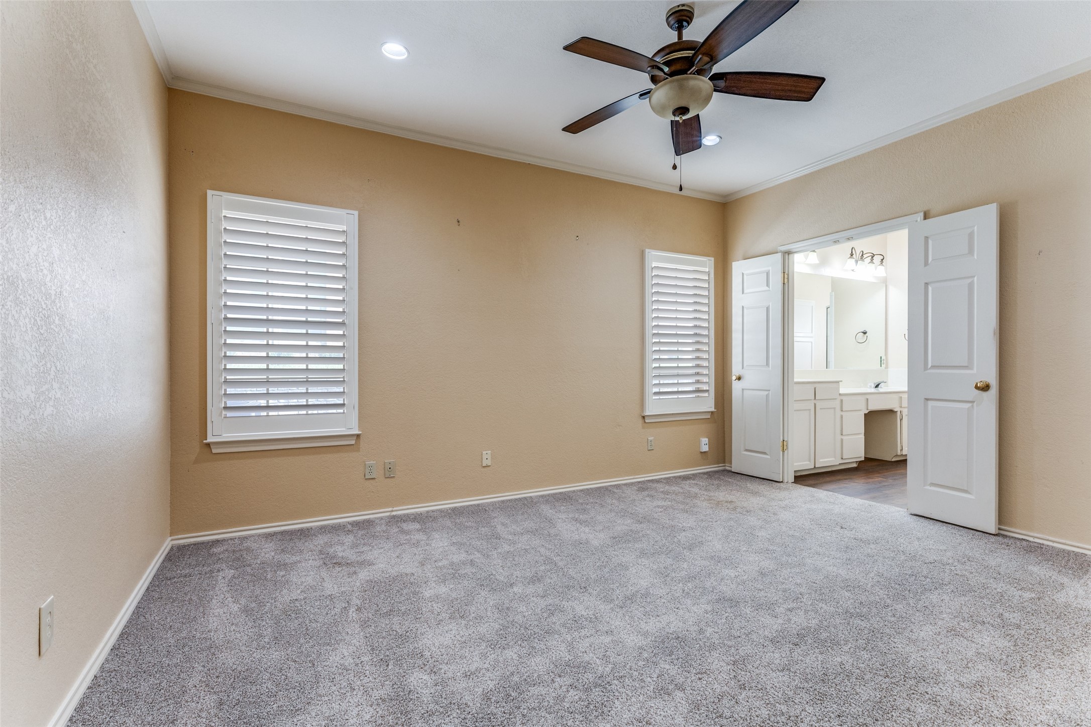 1218 Wooded Trail Hurst TX 76053