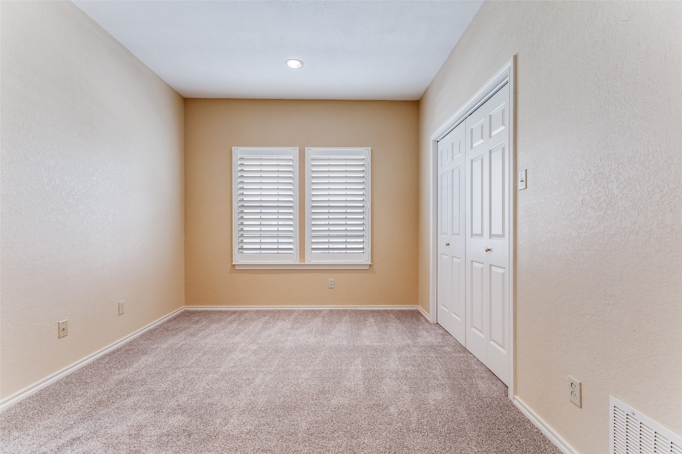 1218 Wooded Trail Hurst TX 76053