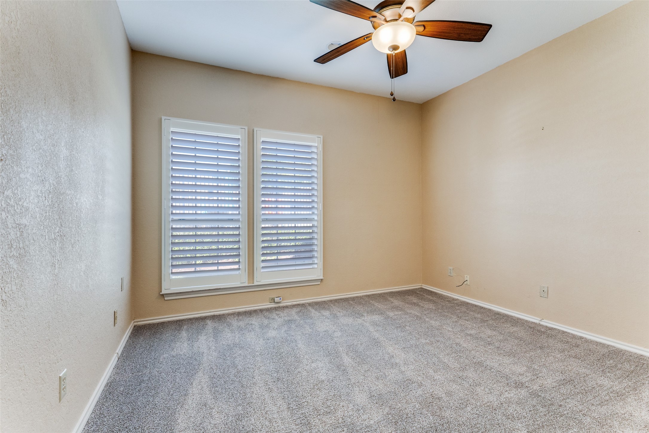 1218 Wooded Trail Hurst TX 76053