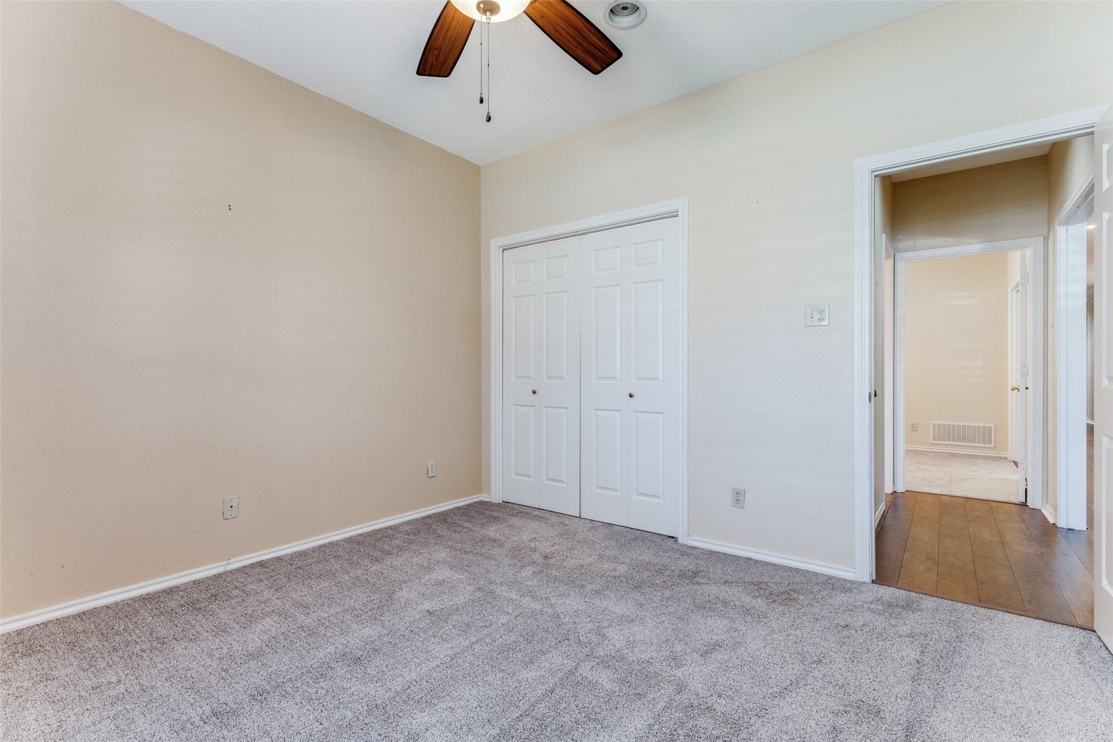 1218 Wooded Trail Hurst TX 76053