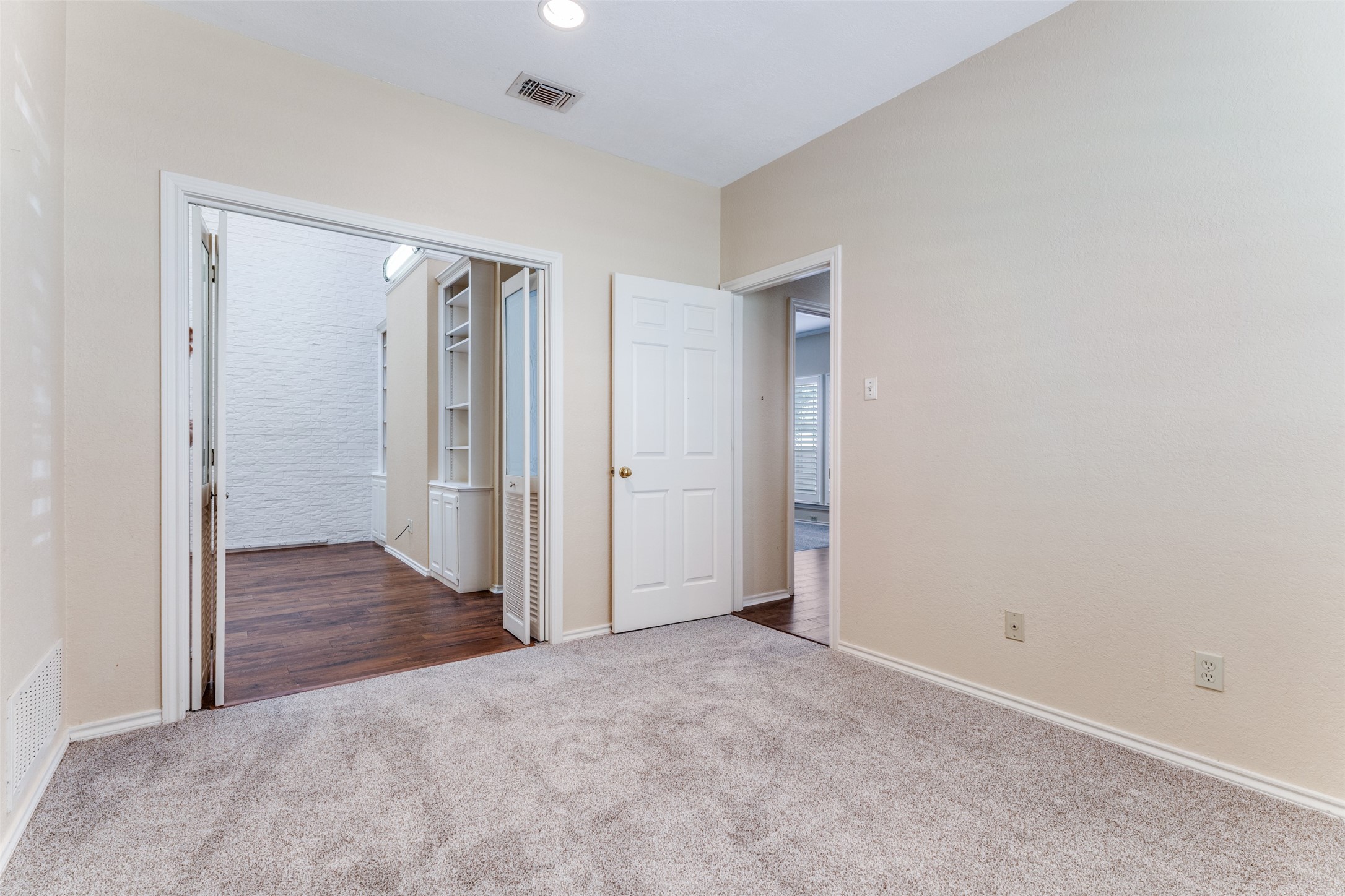 1218 Wooded Trail Hurst TX 76053