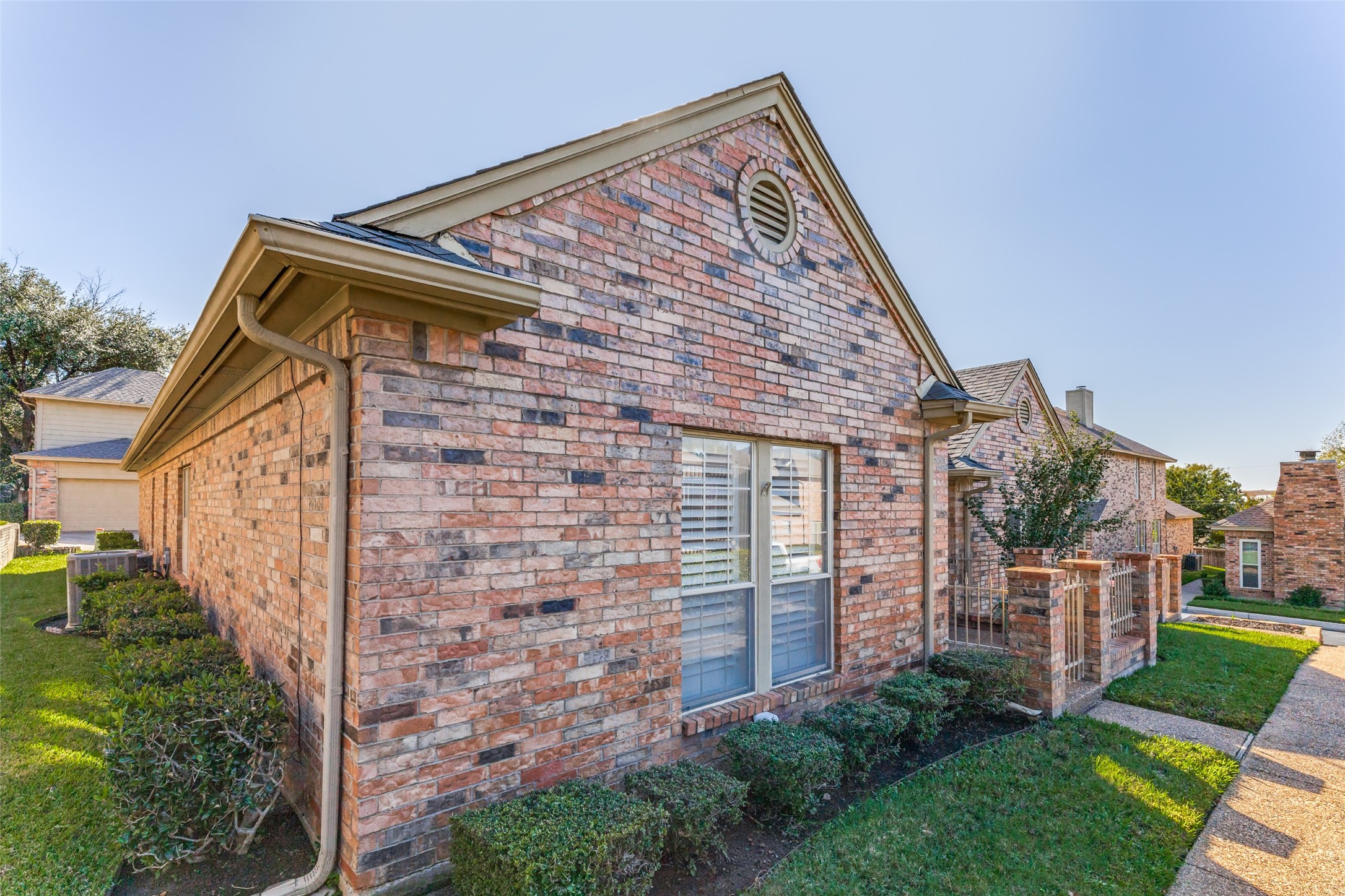 1218 Wooded Trail Hurst TX 76053