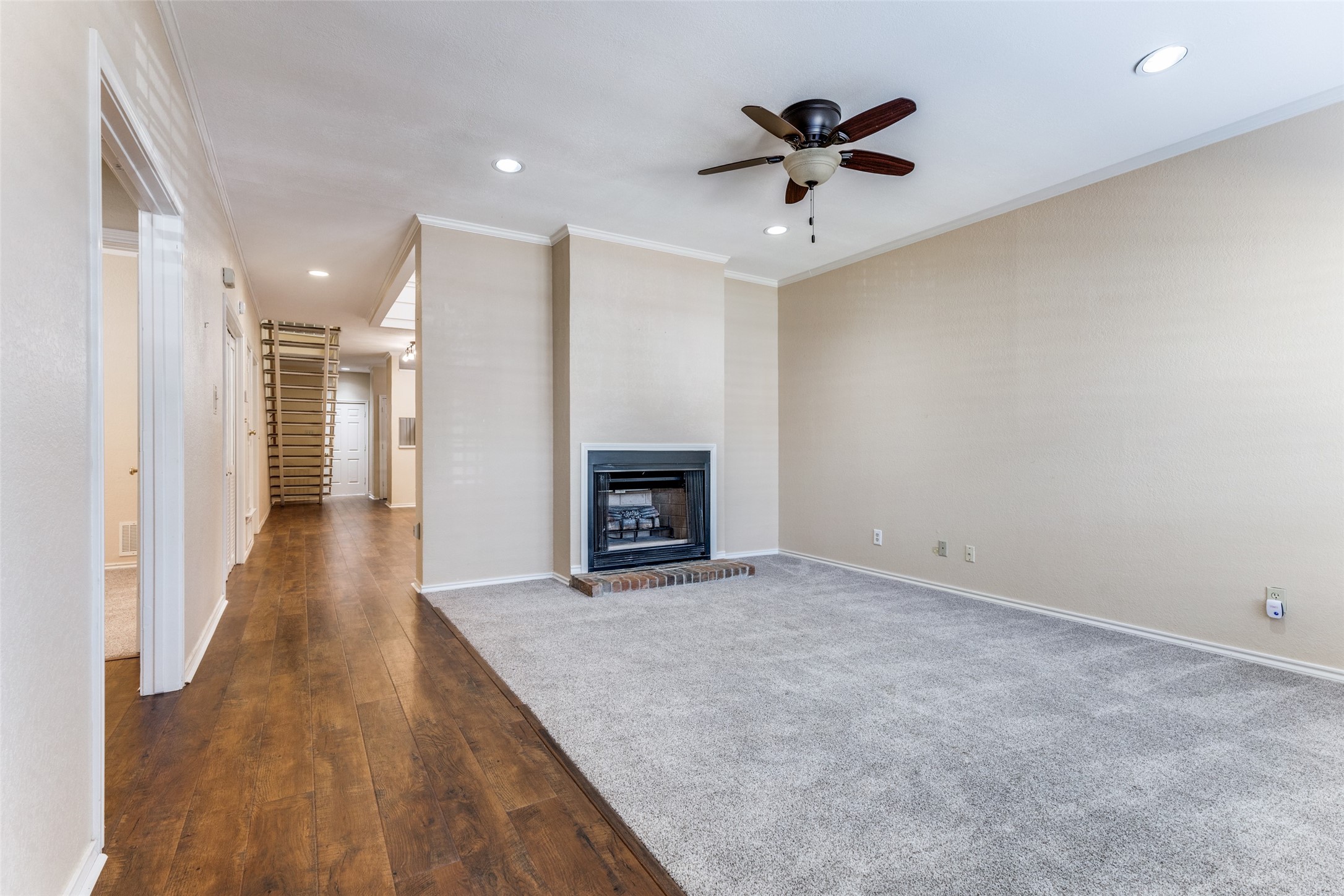 1218 Wooded Trail Hurst TX 76053