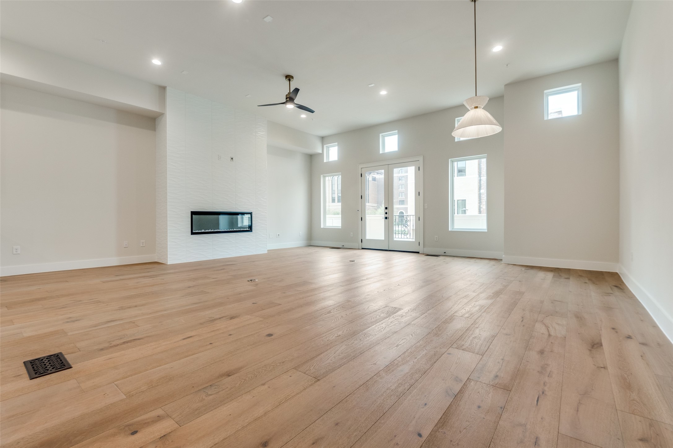 250 E Dallas Road Grapevine TX 76051
