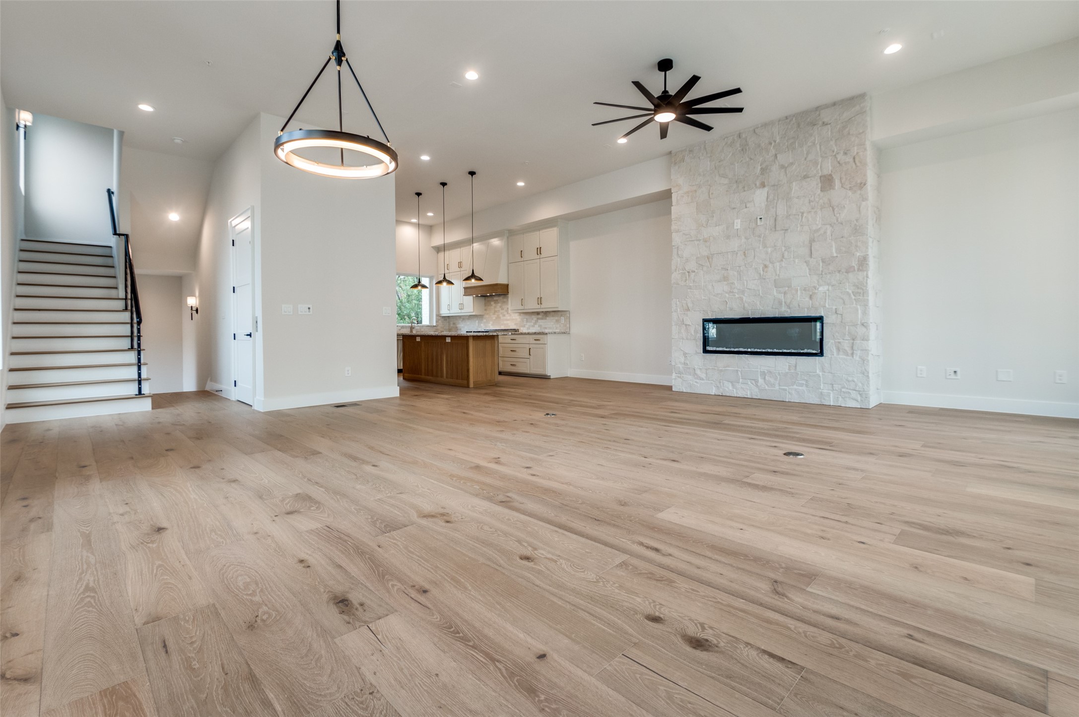 250 E Dallas Road Grapevine TX 76051
