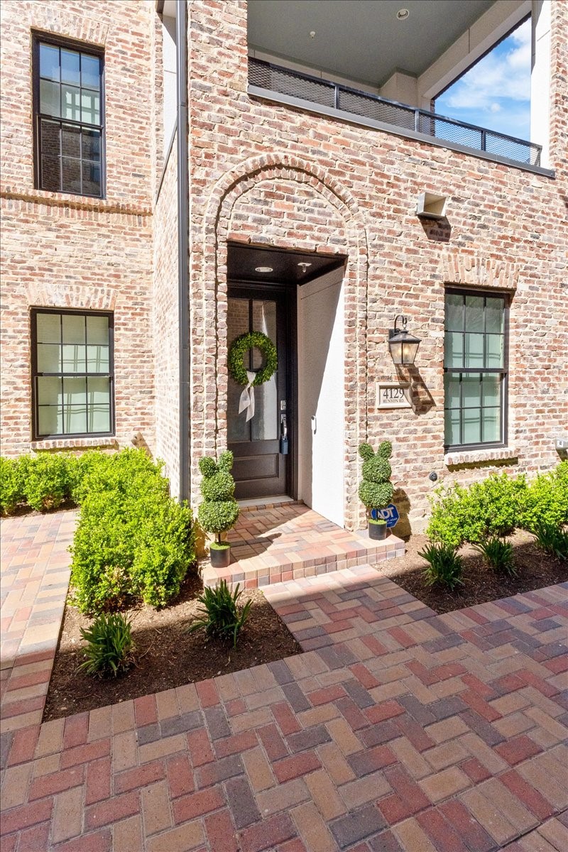 4129 Runyon Road Addison TX 75001