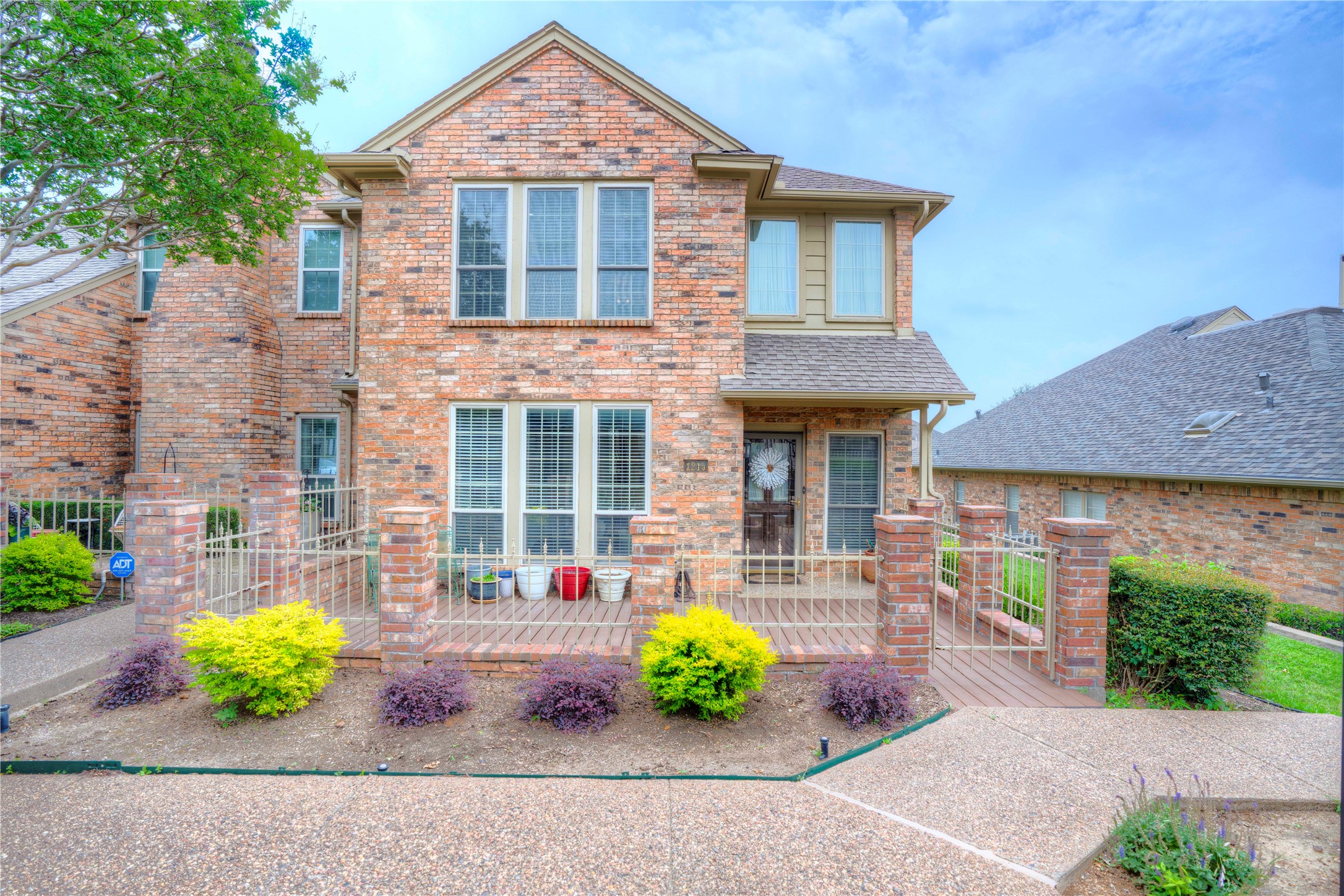 1215 Woodland Park Drive Hurst TX 76053