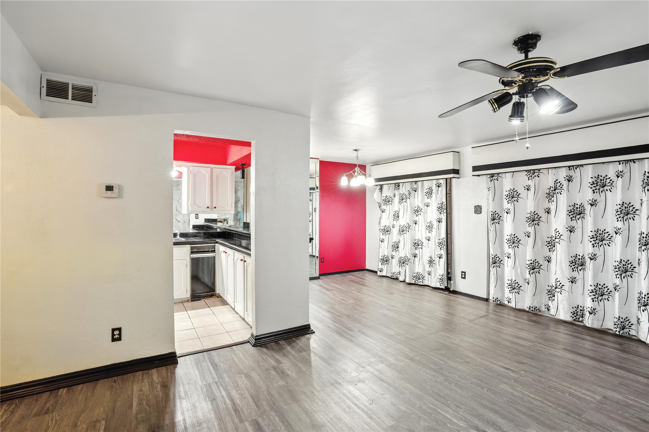 1719 E Grauwyler Road Irving TX 75061