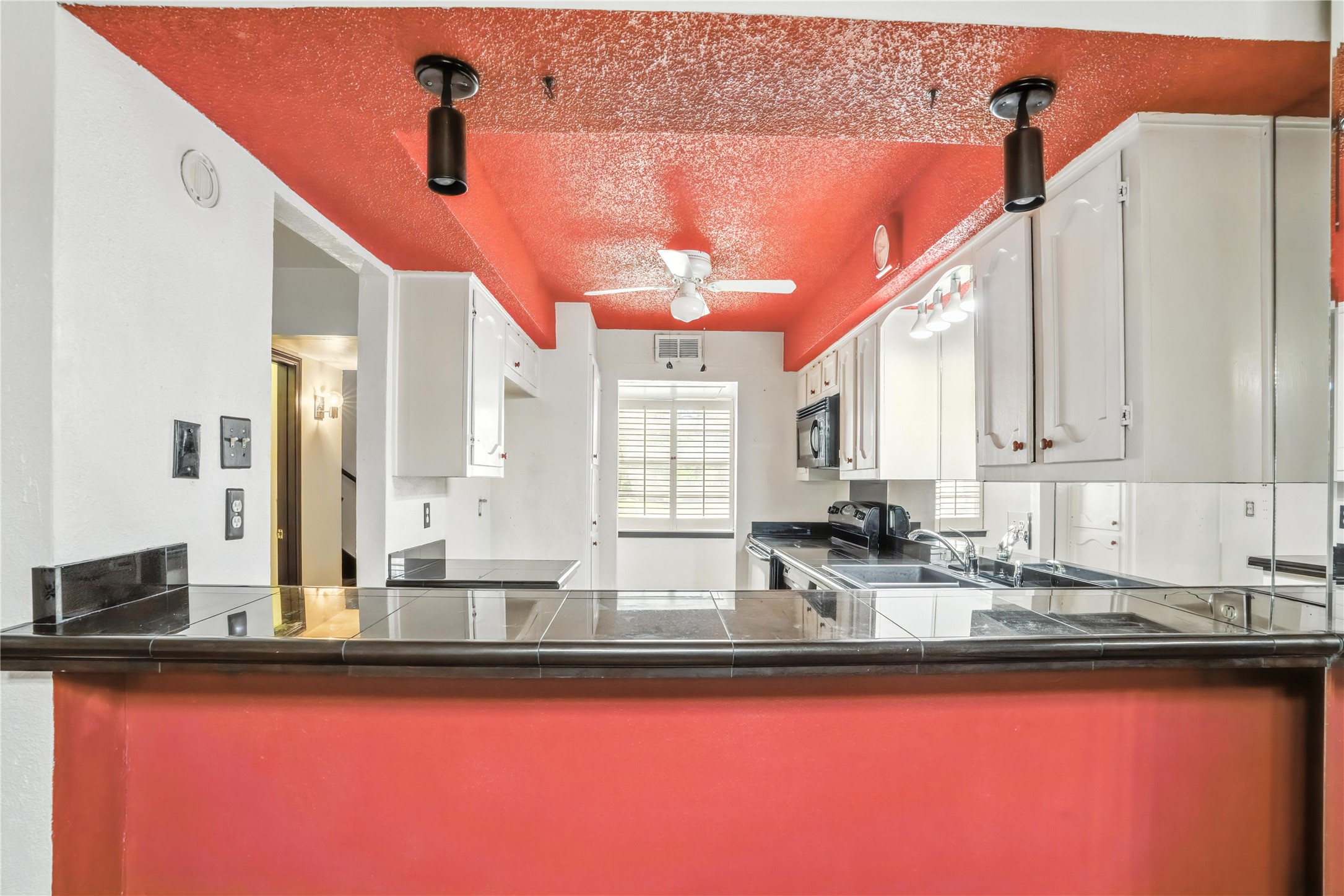 1719 E Grauwyler Road Irving TX 75061