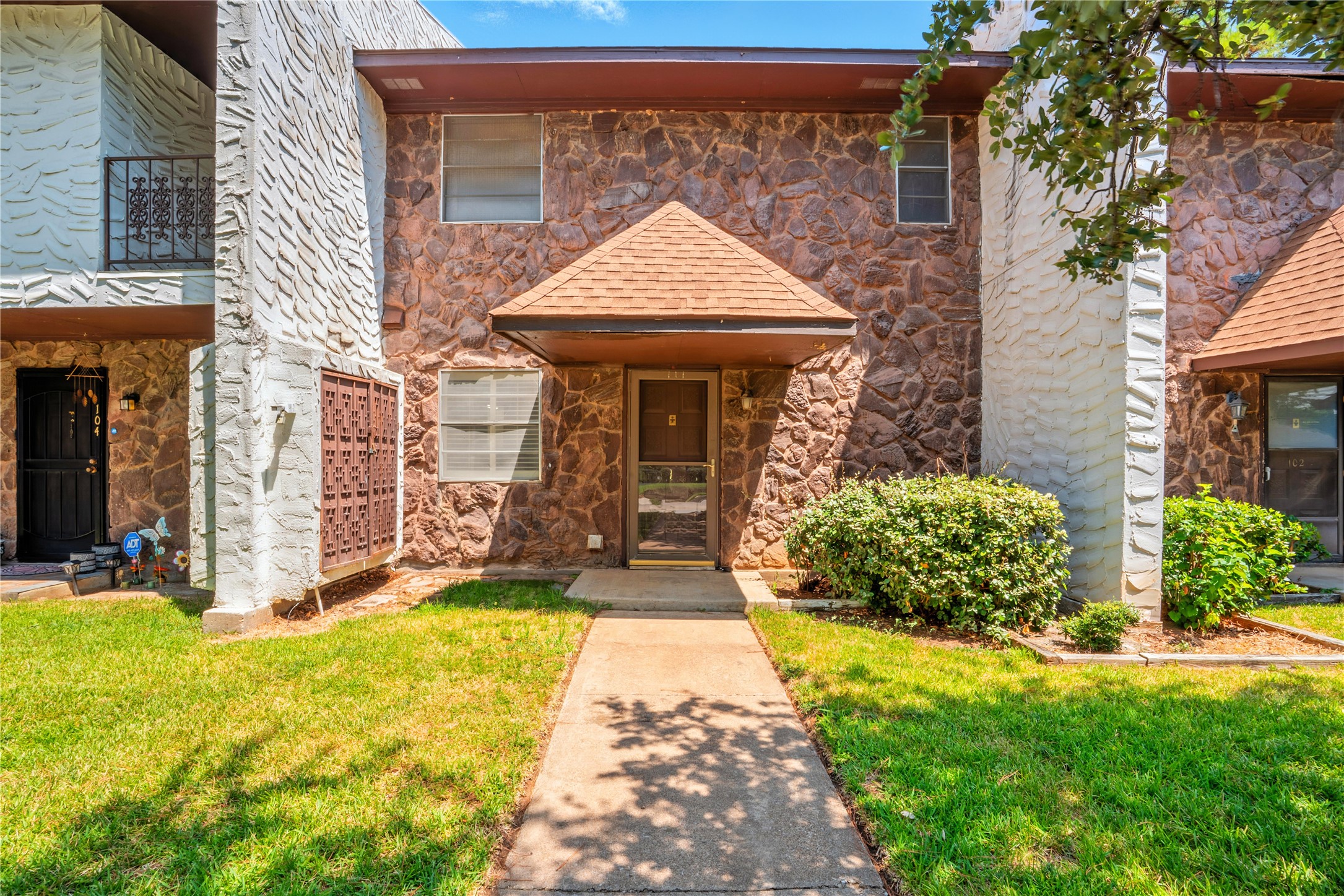 1719 E Grauwyler Road Irving TX 75061