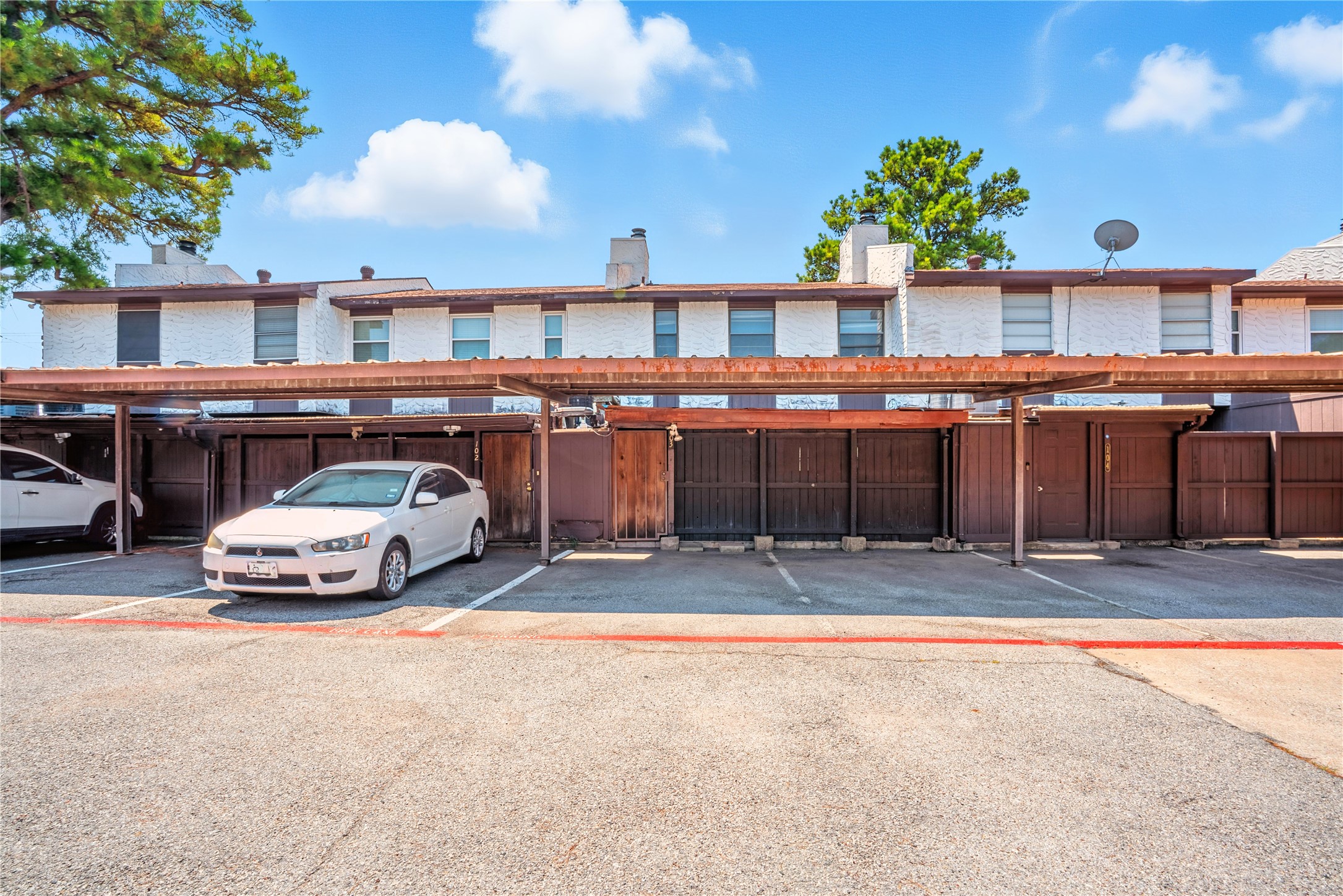 1719 E Grauwyler Road Irving TX 75061