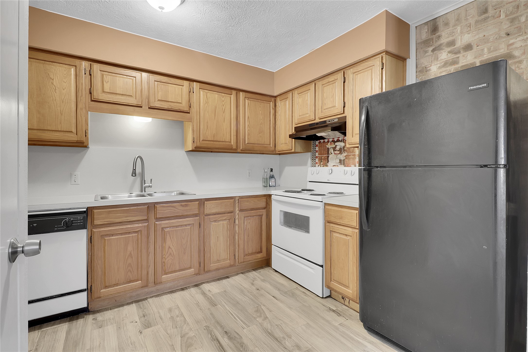 44 E Mountain Creek Drive Grand Prairie TX 75052