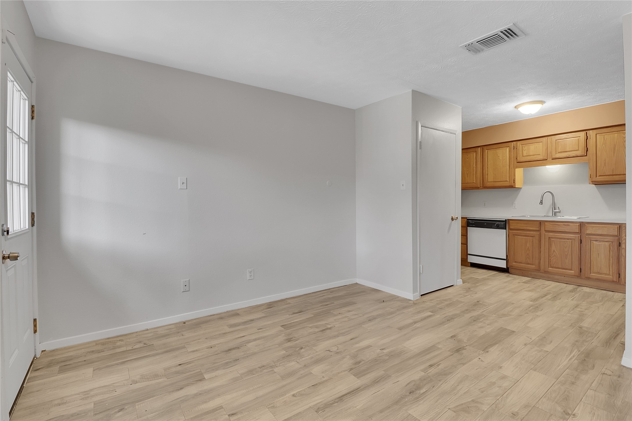 44 E Mountain Creek Drive Grand Prairie TX 75052