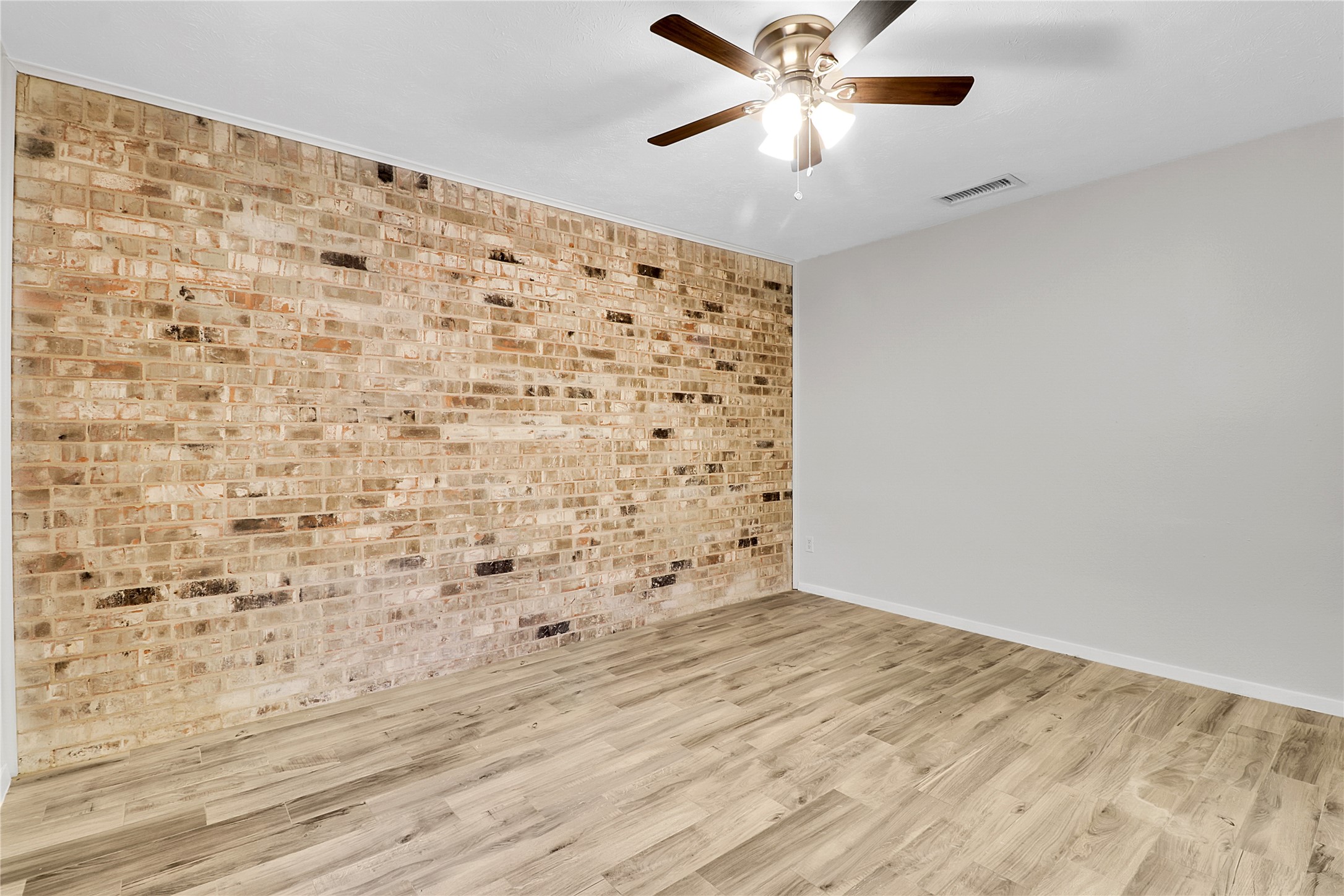 44 E Mountain Creek Drive Grand Prairie TX 75052