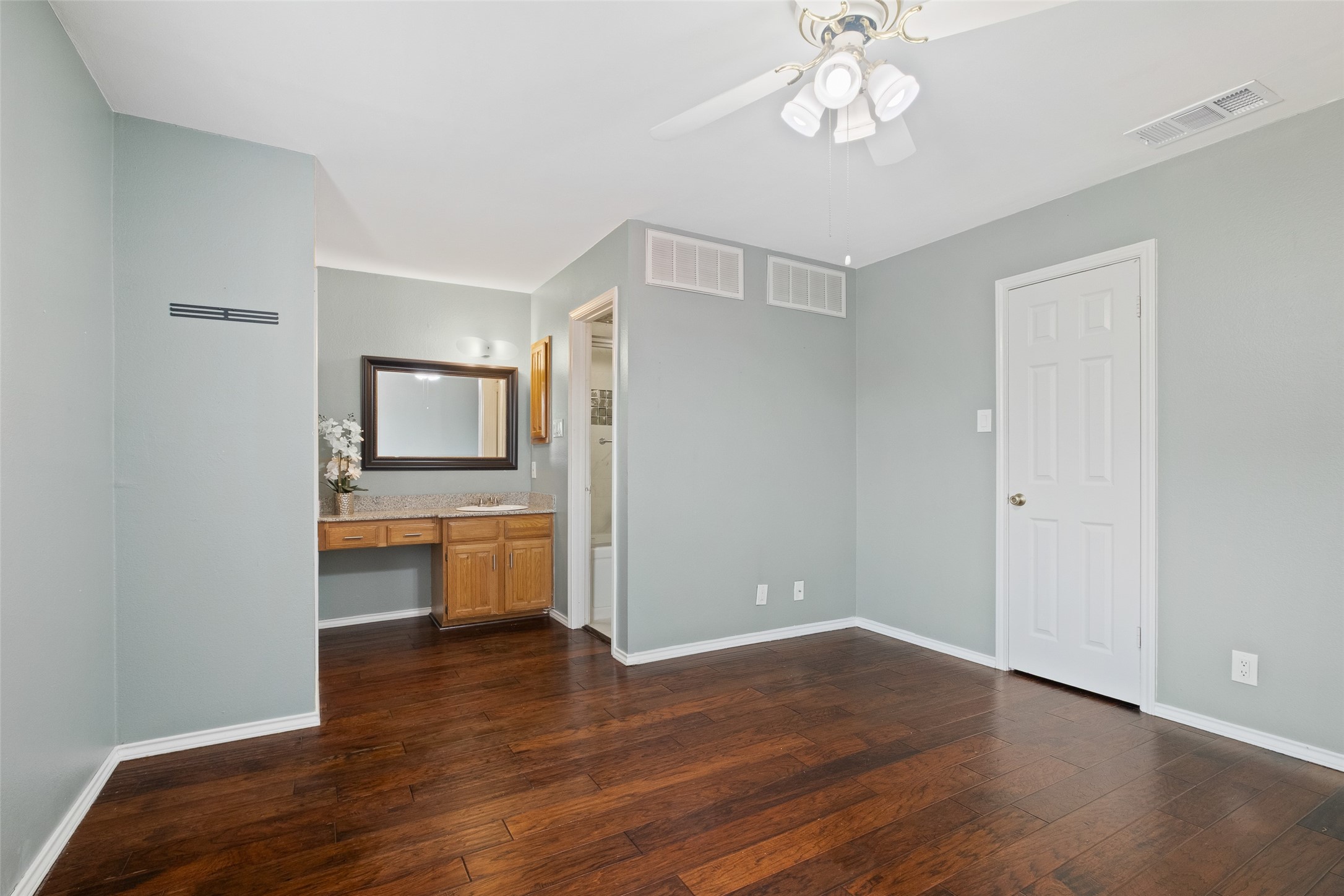 4130 Proton Drive Addison TX 75001