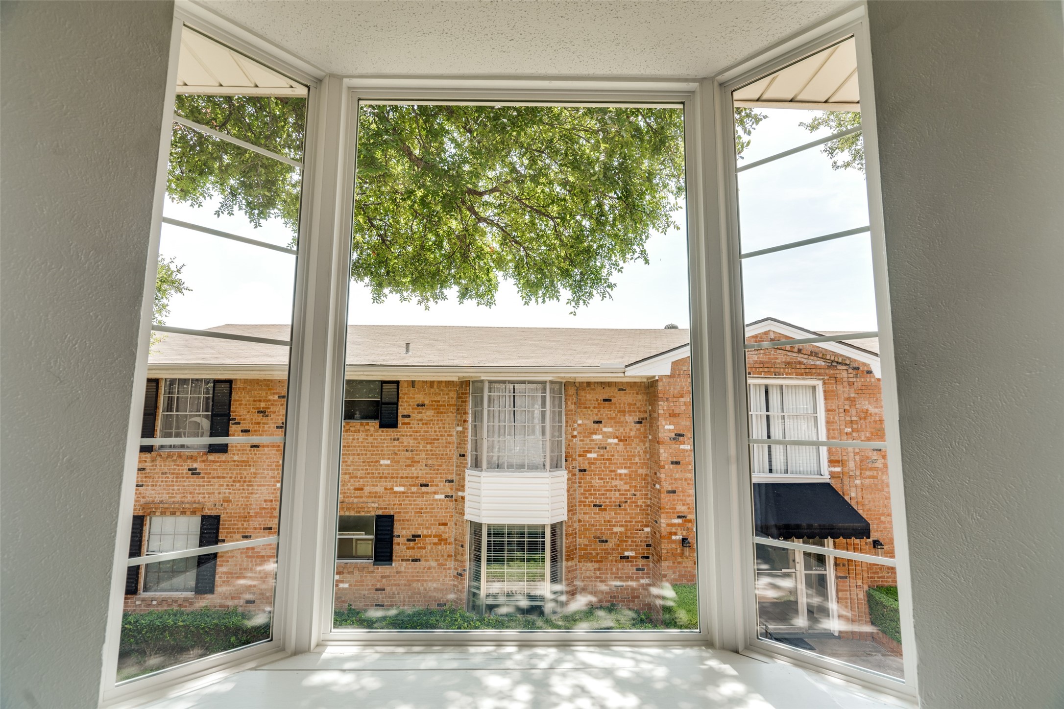 6021 Sandhurst Lane Dallas TX 75206
