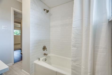 6021 Sandhurst Lane Dallas TX 75206