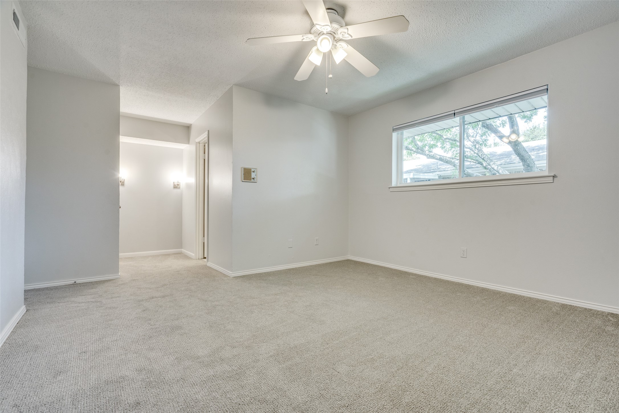 6021 Sandhurst Lane Dallas TX 75206
