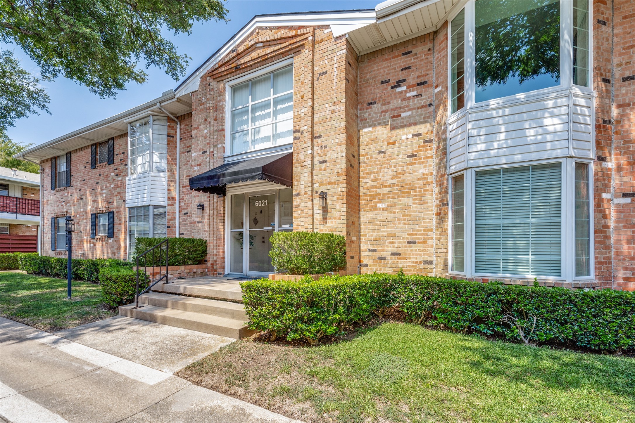 6021 Sandhurst Lane Dallas TX 75206