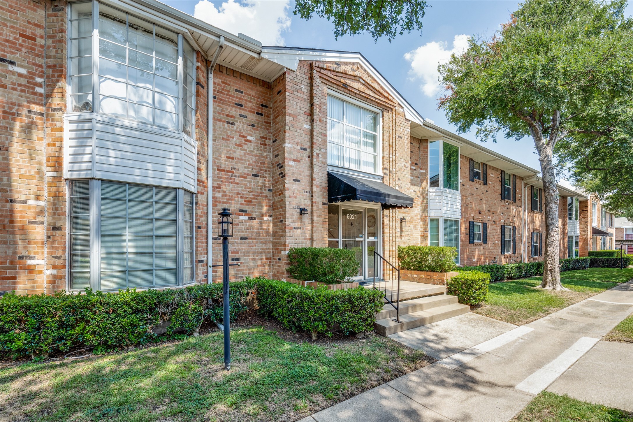 6021 Sandhurst Lane Dallas TX 75206