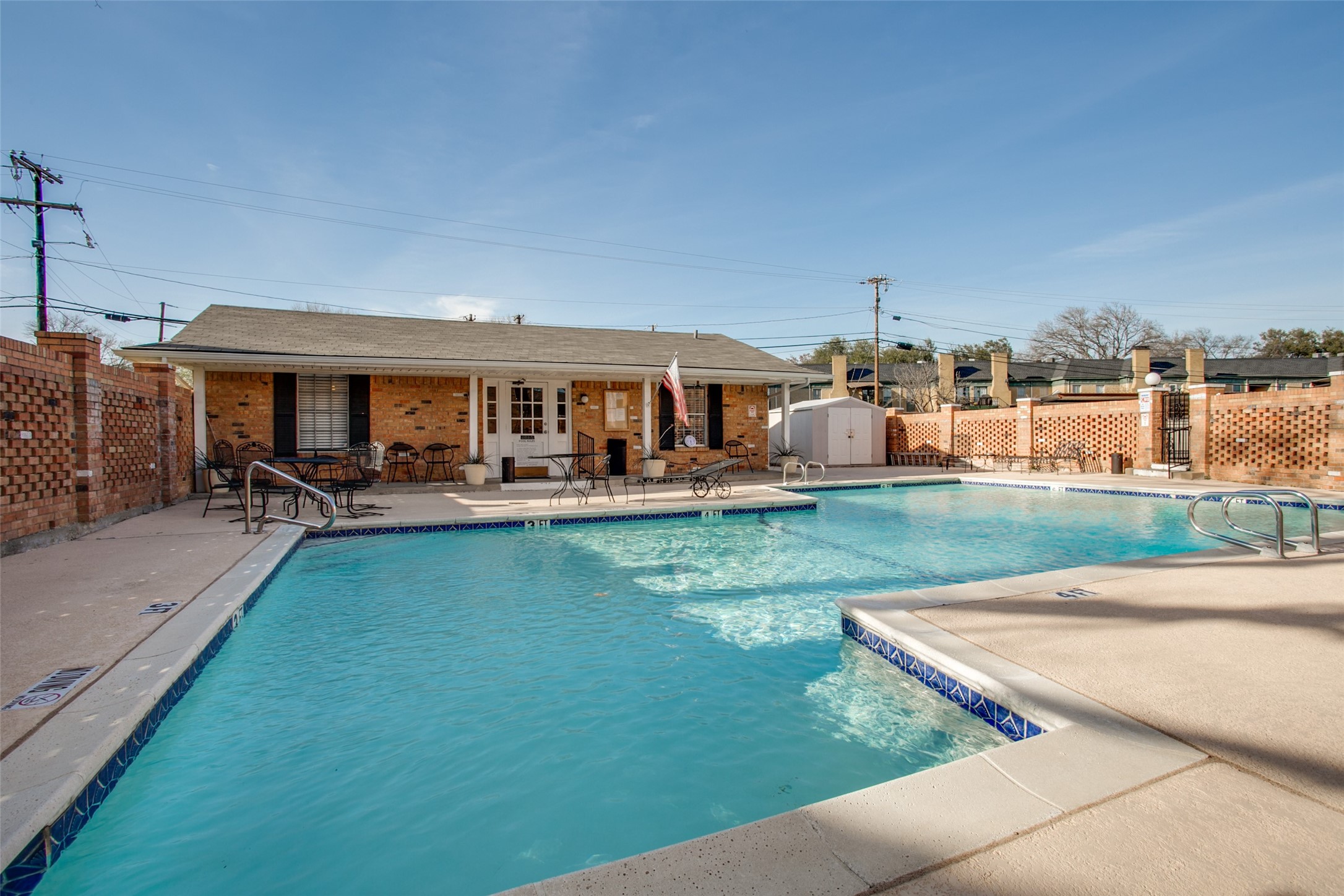 6021 Sandhurst Lane Dallas TX 75206