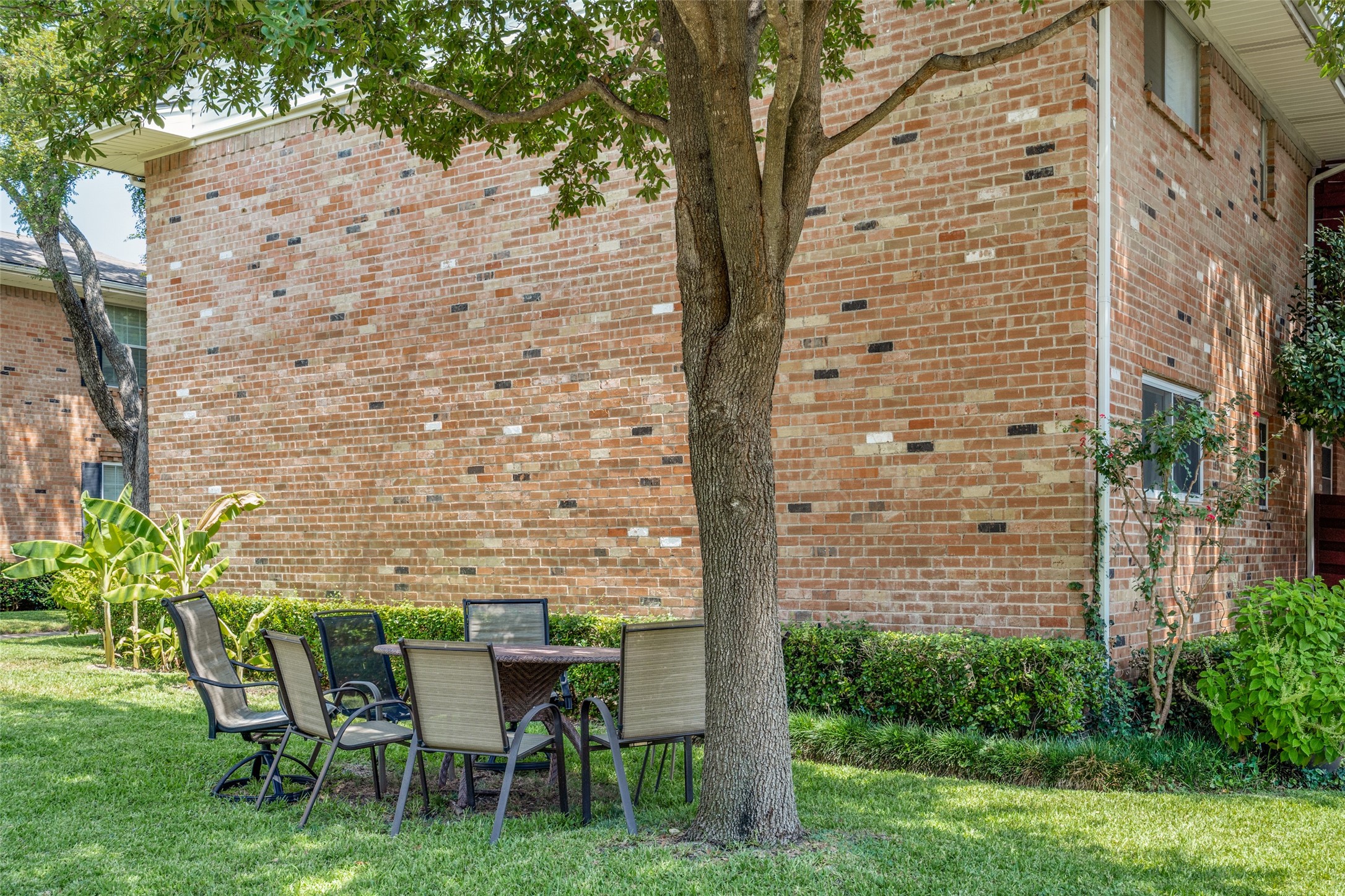 6021 Sandhurst Lane Dallas TX 75206
