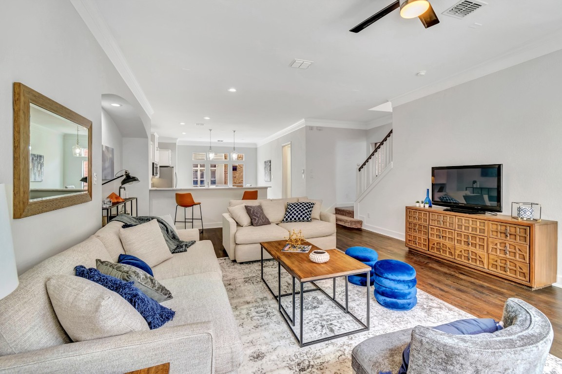 907 Marilla Court Dallas TX 75201