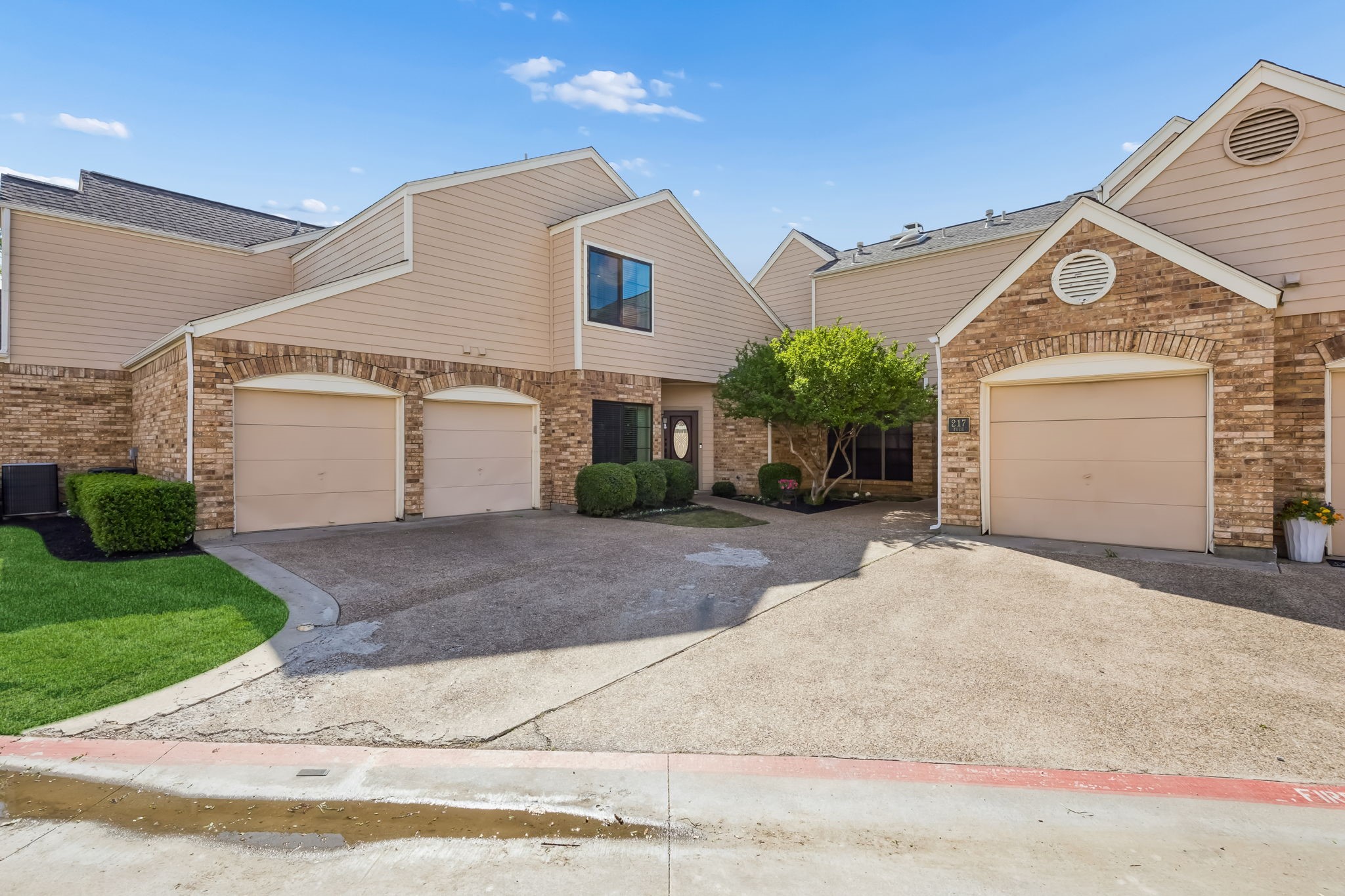 217 Cimarron Trail Irving TX 75063