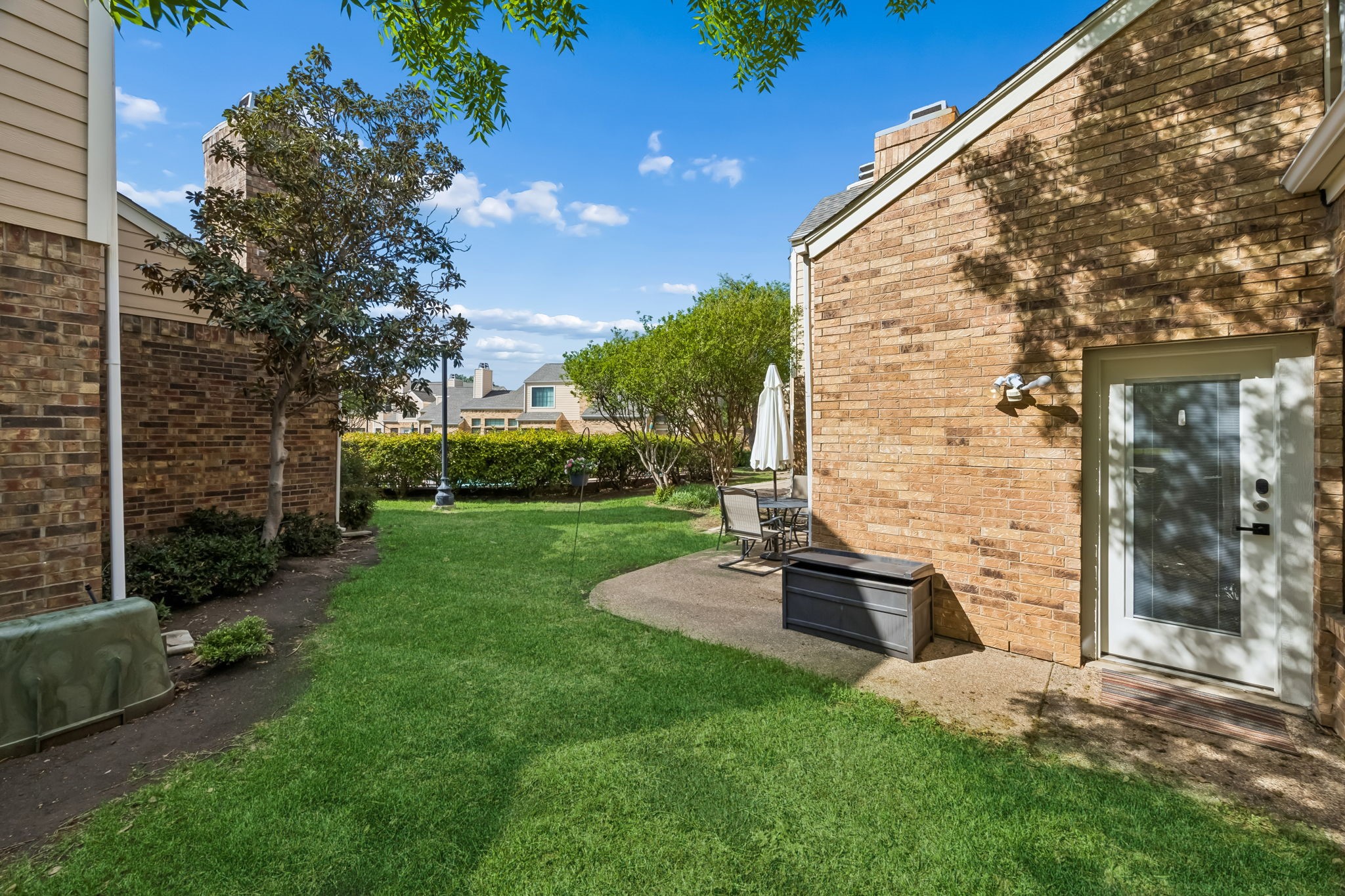 217 Cimarron Trail Irving TX 75063