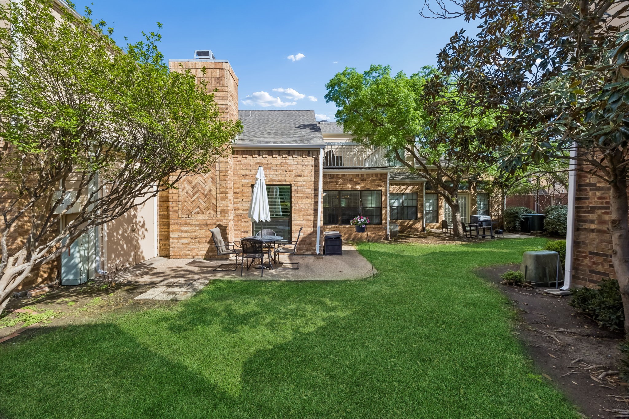217 Cimarron Trail Irving TX 75063