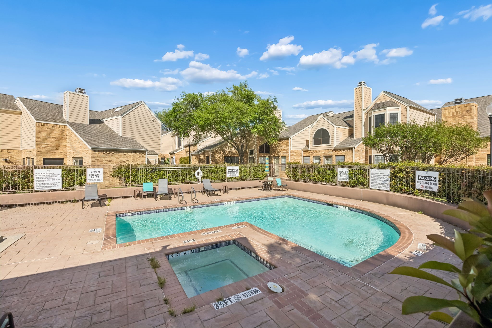 217 Cimarron Trail Irving TX 75063