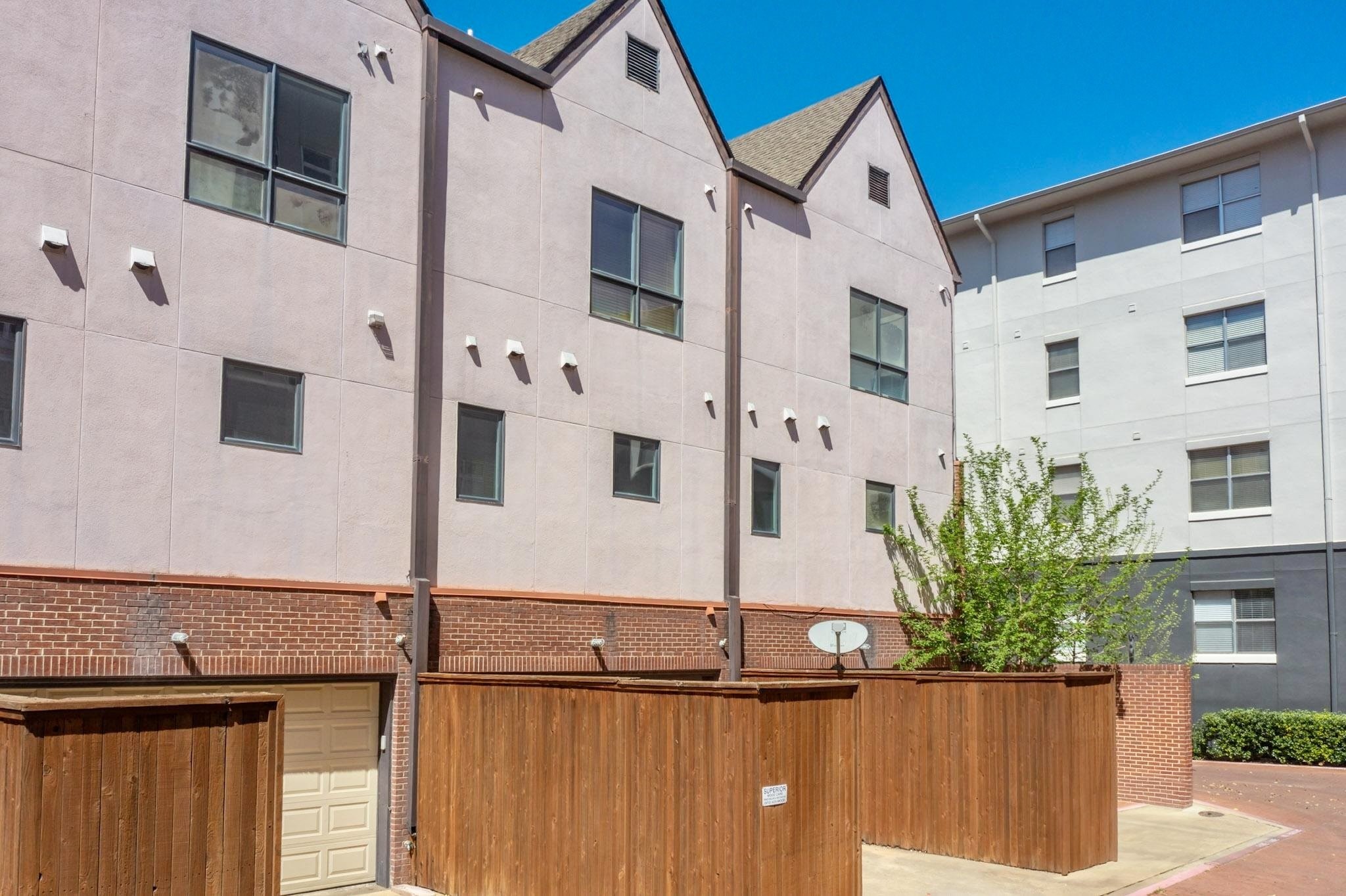 2912 Woodside Street Dallas TX 75204