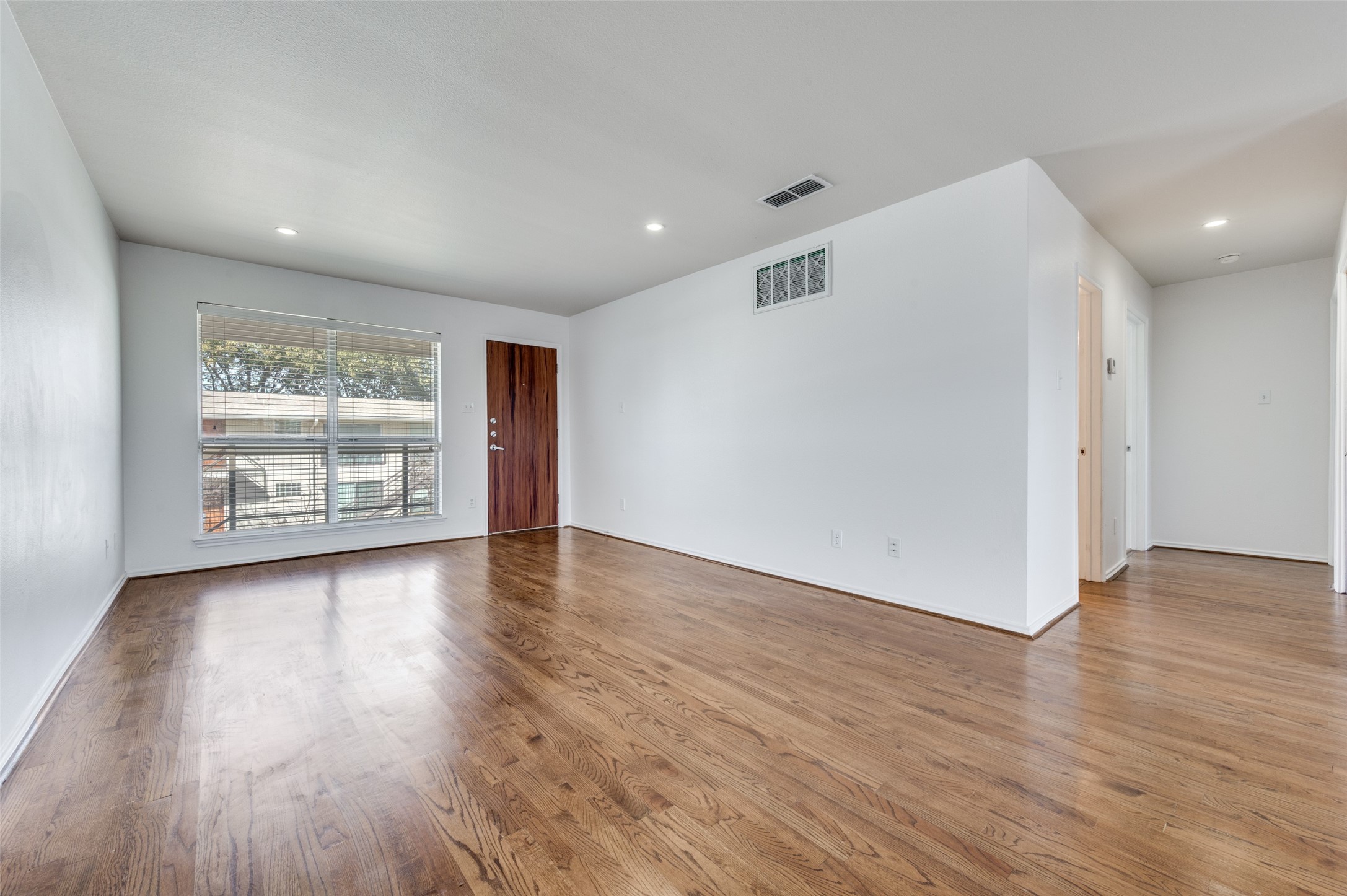 4616 W Lovers Lane Dallas TX 75209