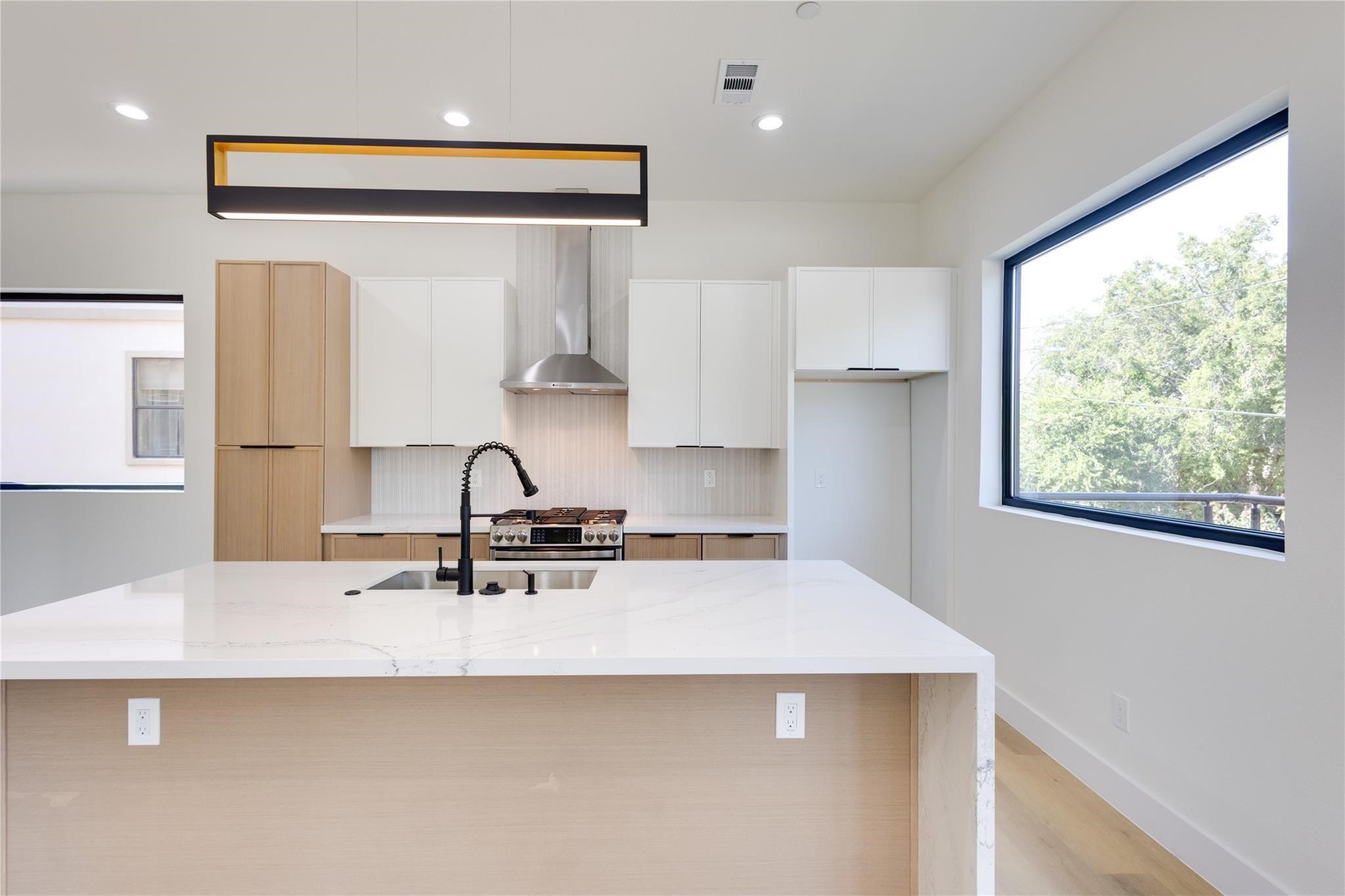 4206 Cabell Drive Dallas TX 75204
