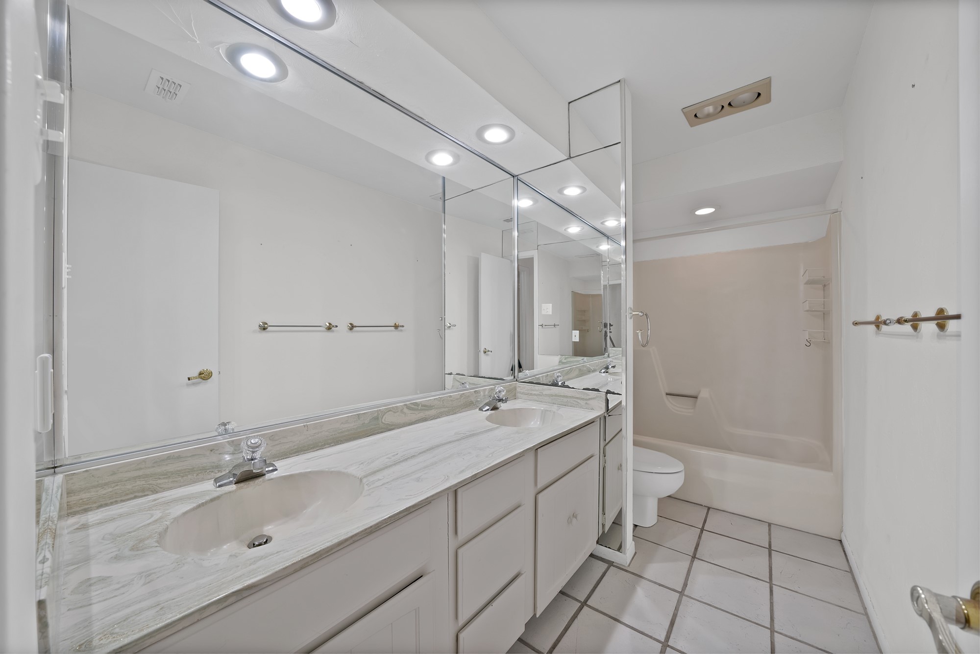 12574 Burninglog Lane Dallas TX 75243