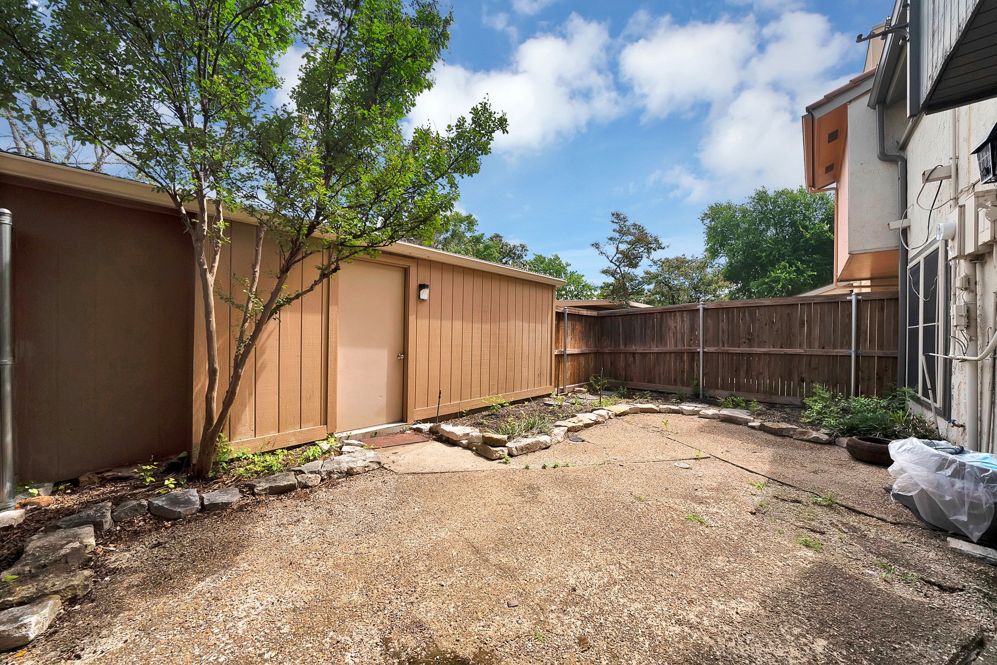 12574 Burninglog Lane Dallas TX 75243