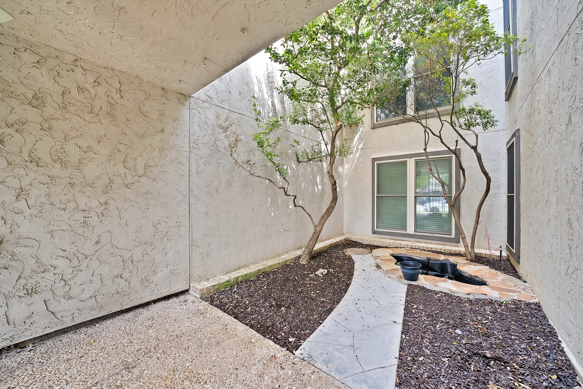 12574 Burninglog Lane Dallas TX 75243