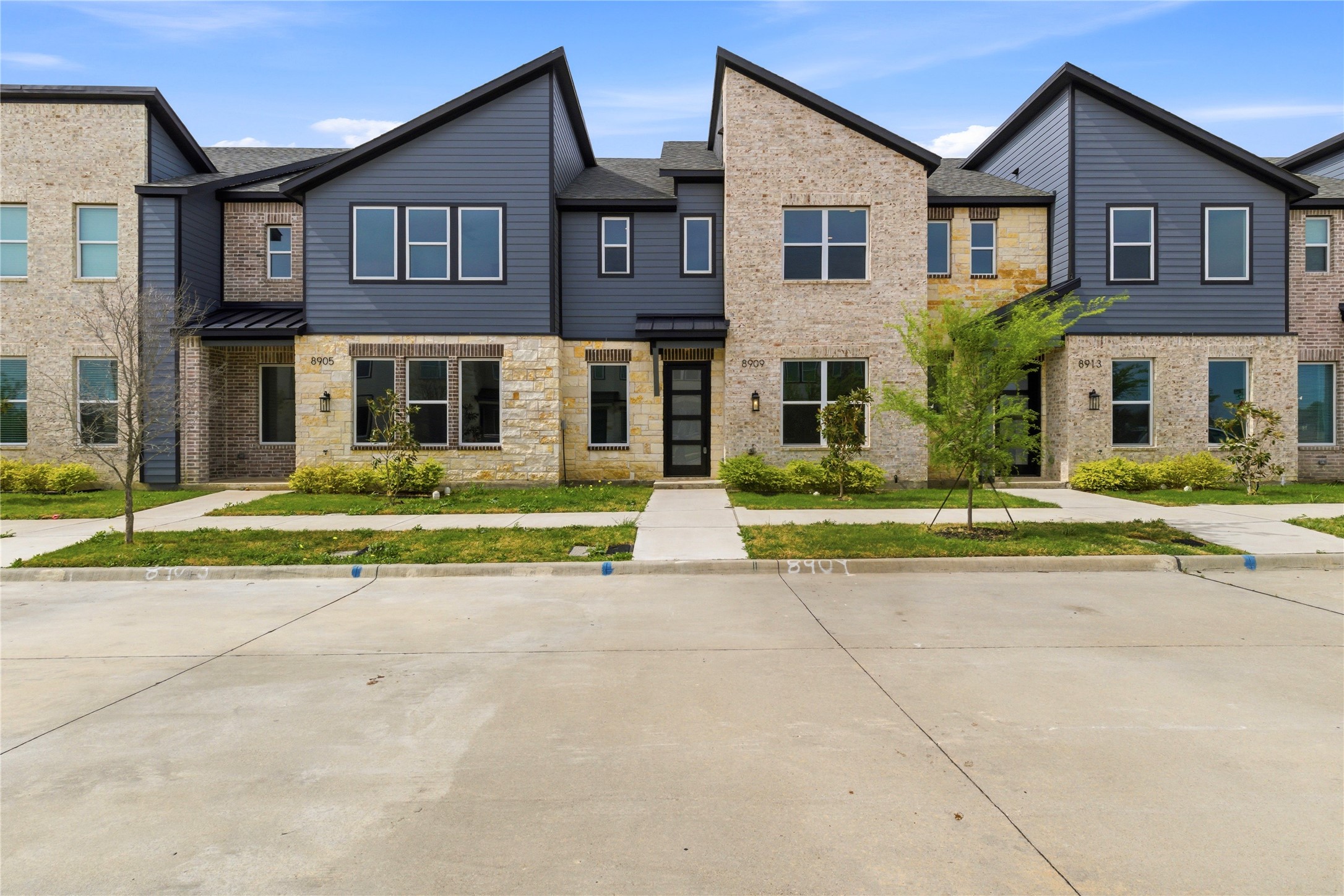 8909 Lowell Street Rowlett TX 75089