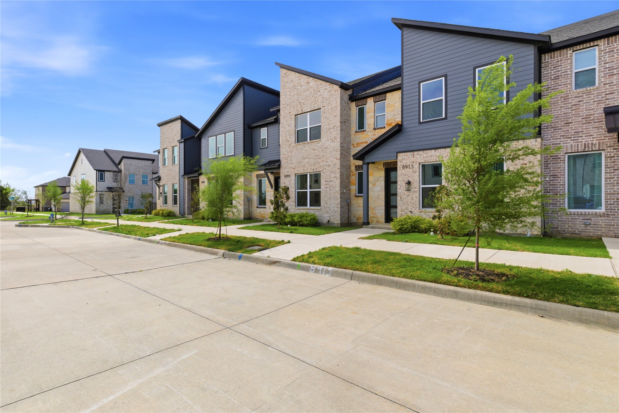 8909 Lowell Street Rowlett TX 75089