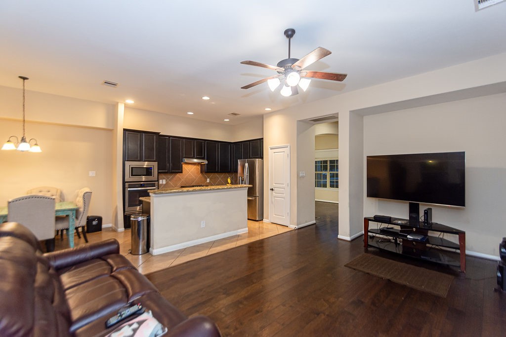 9158 Sunlight Oak Lane Houston TX 77070
