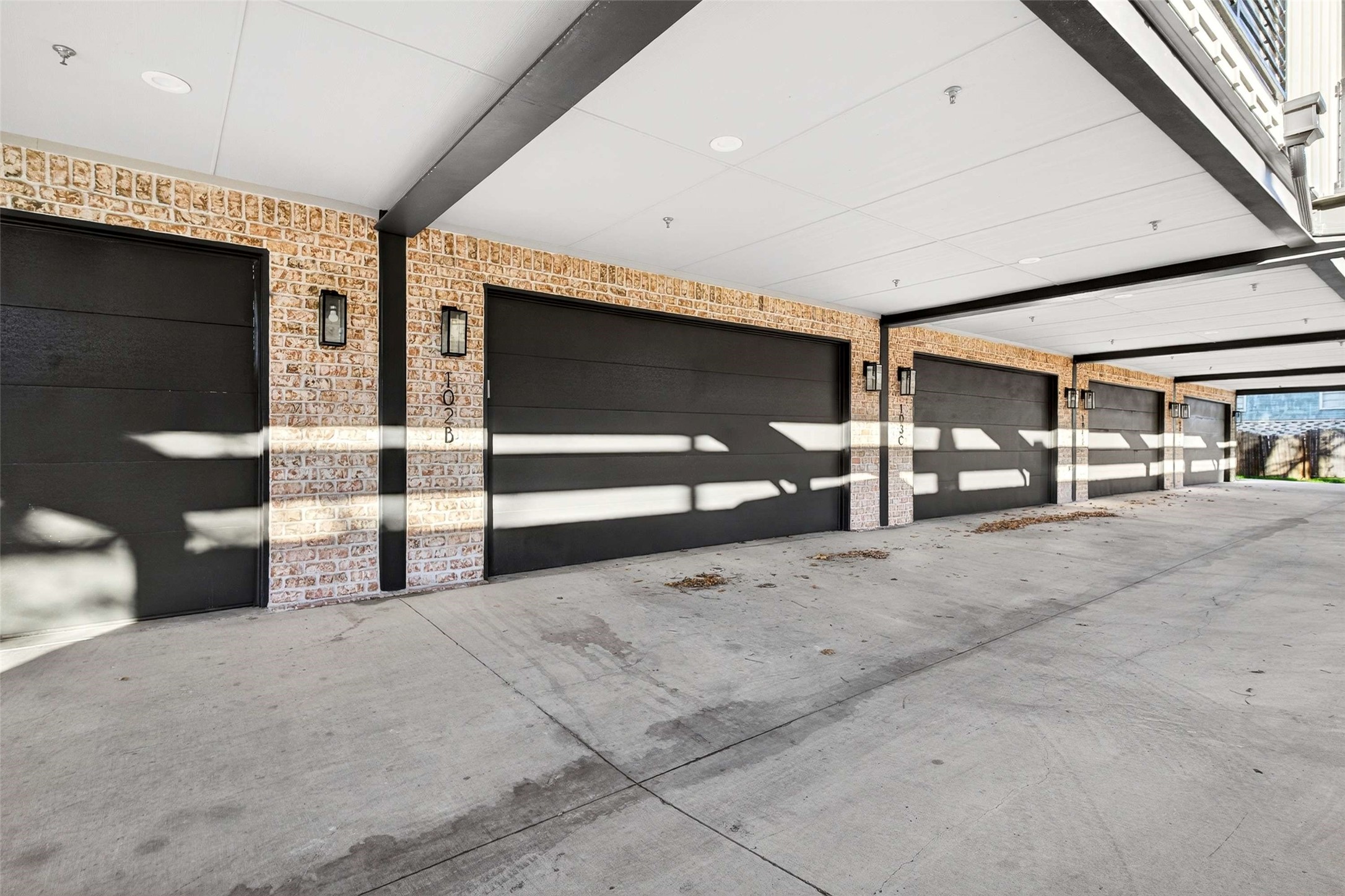 419 W 9th Street Dallas TX 75208