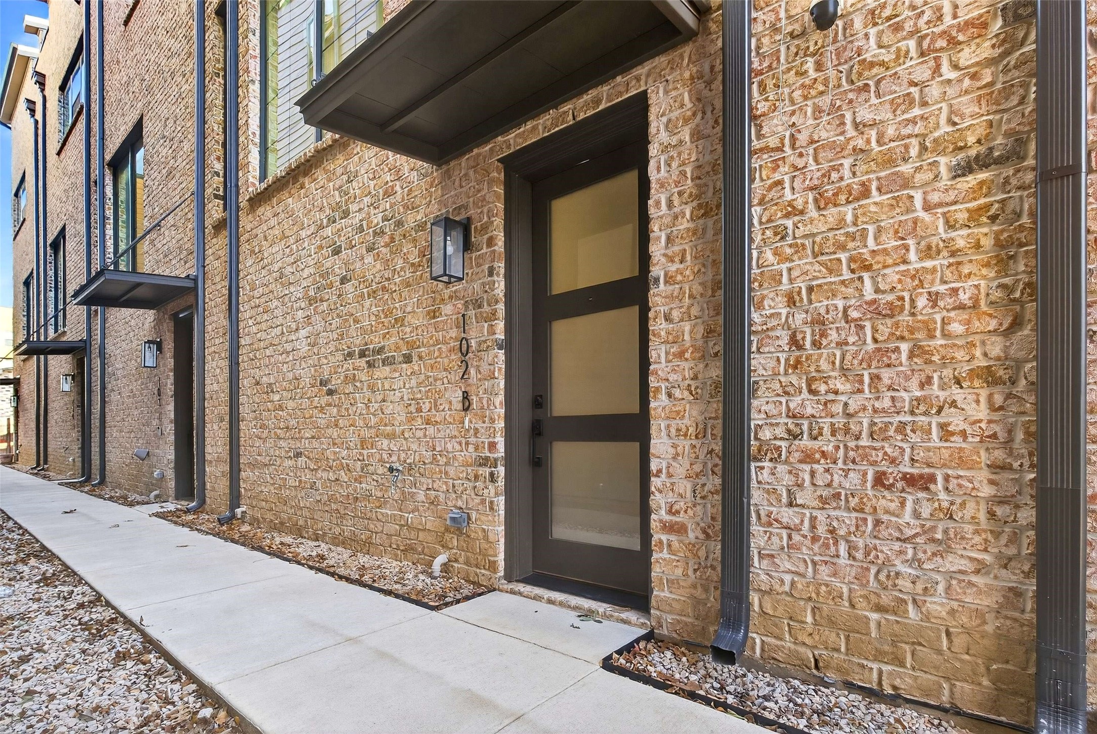 419 W 9th Street Dallas TX 75208