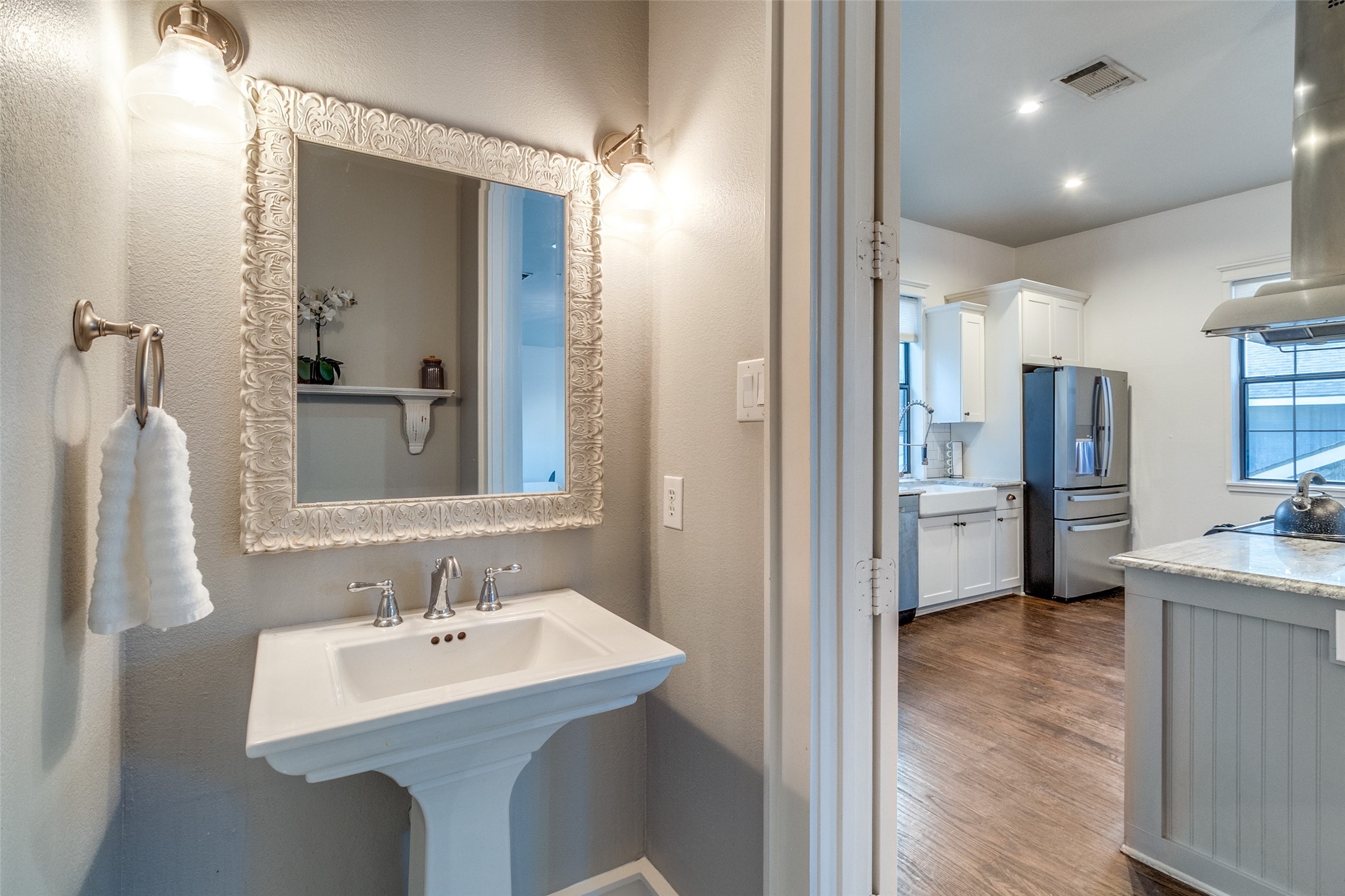 1405 Mccoy Street Dallas TX 75204