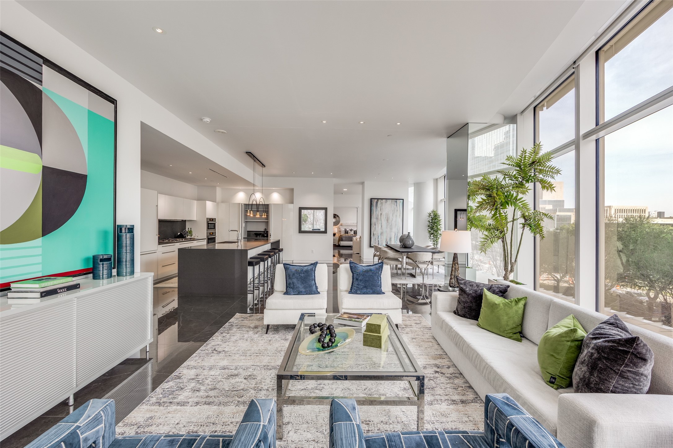 Dallas TX, 1918 Olive Street, Unit 202