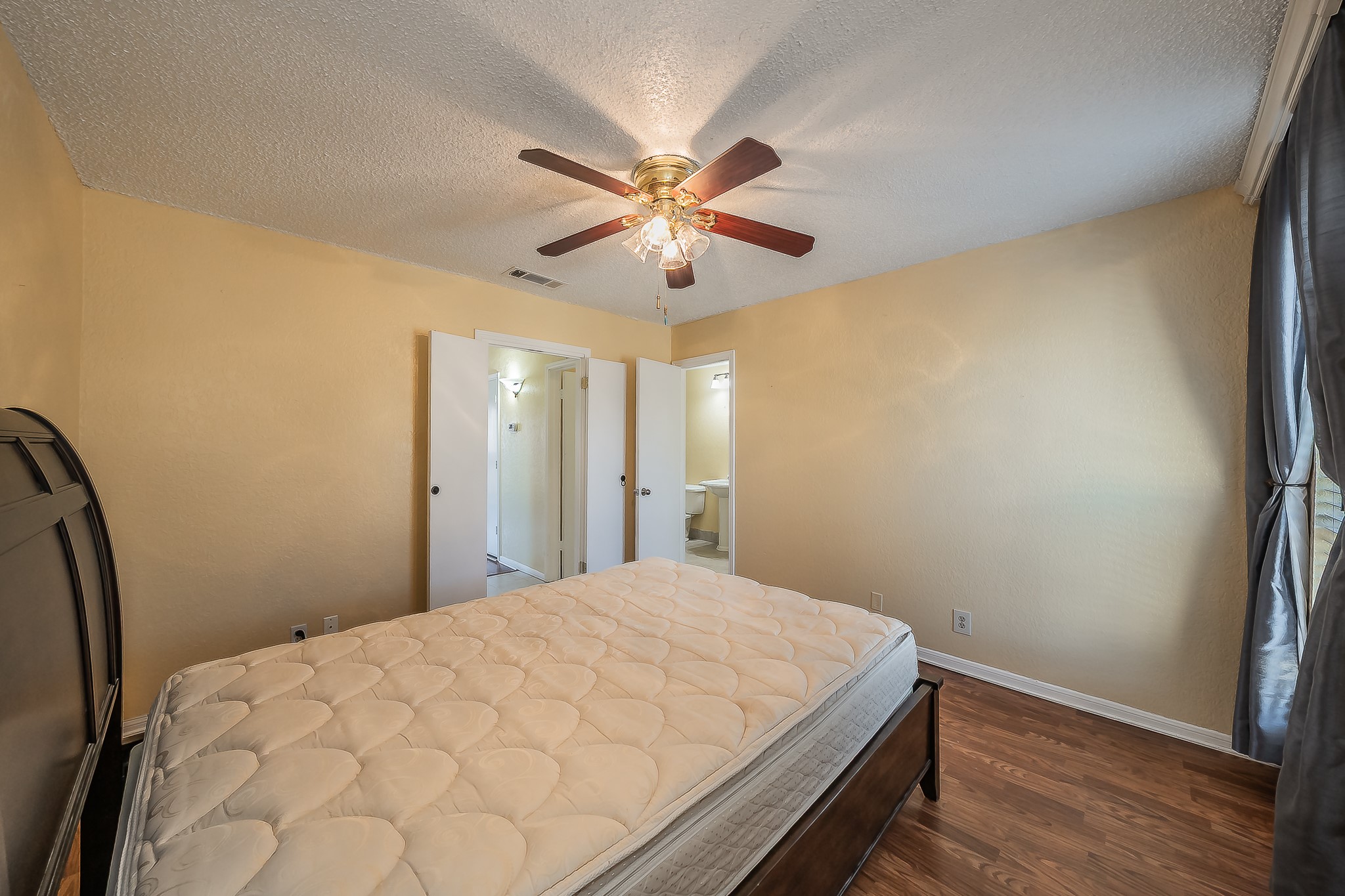 1208 Calico Lane Arlington TX 76011