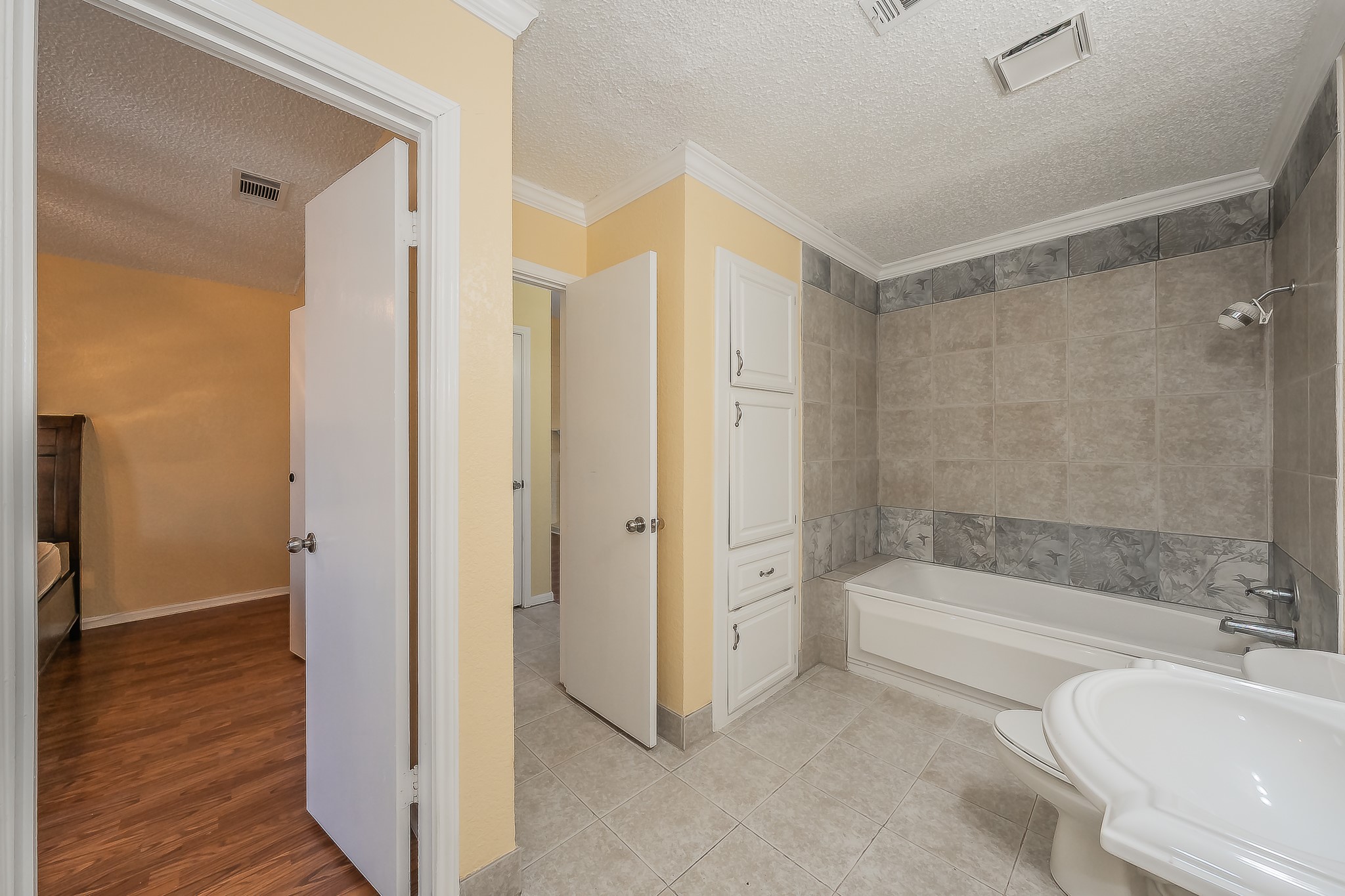 1208 Calico Lane Arlington TX 76011