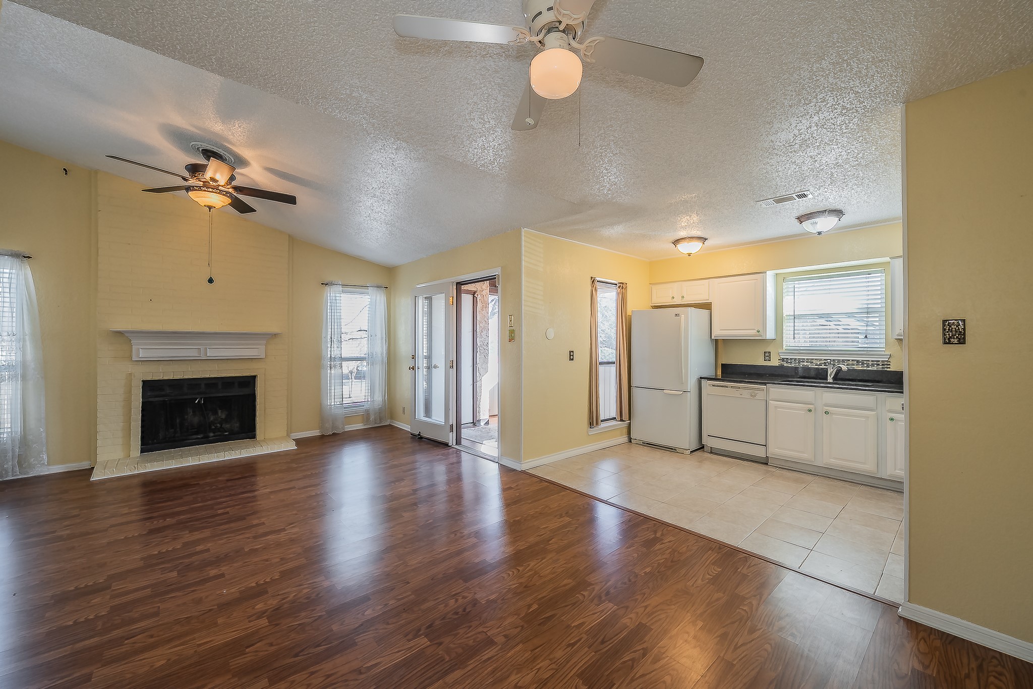 1208 Calico Lane Arlington TX 76011