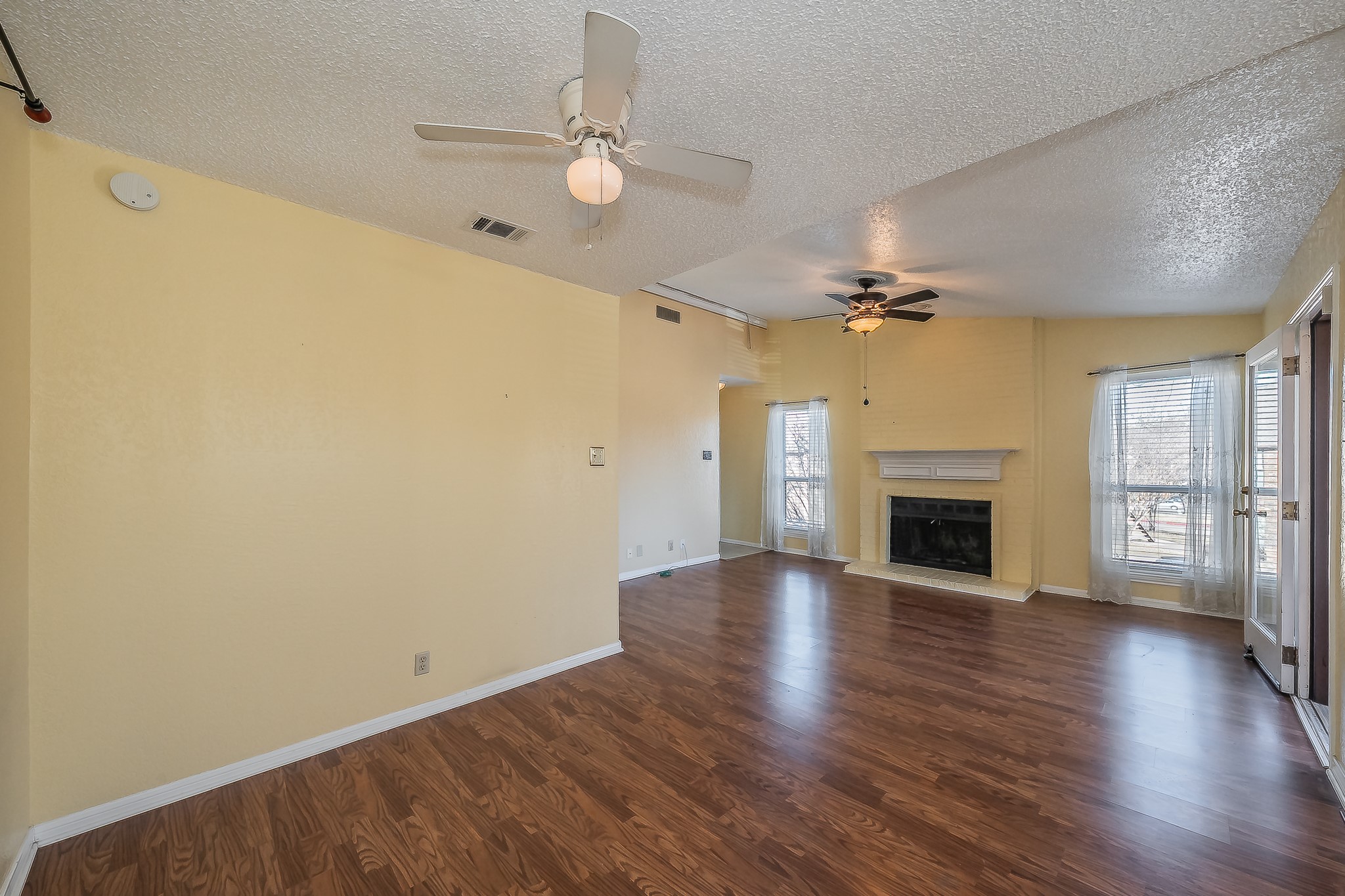 1208 Calico Lane Arlington TX 76011