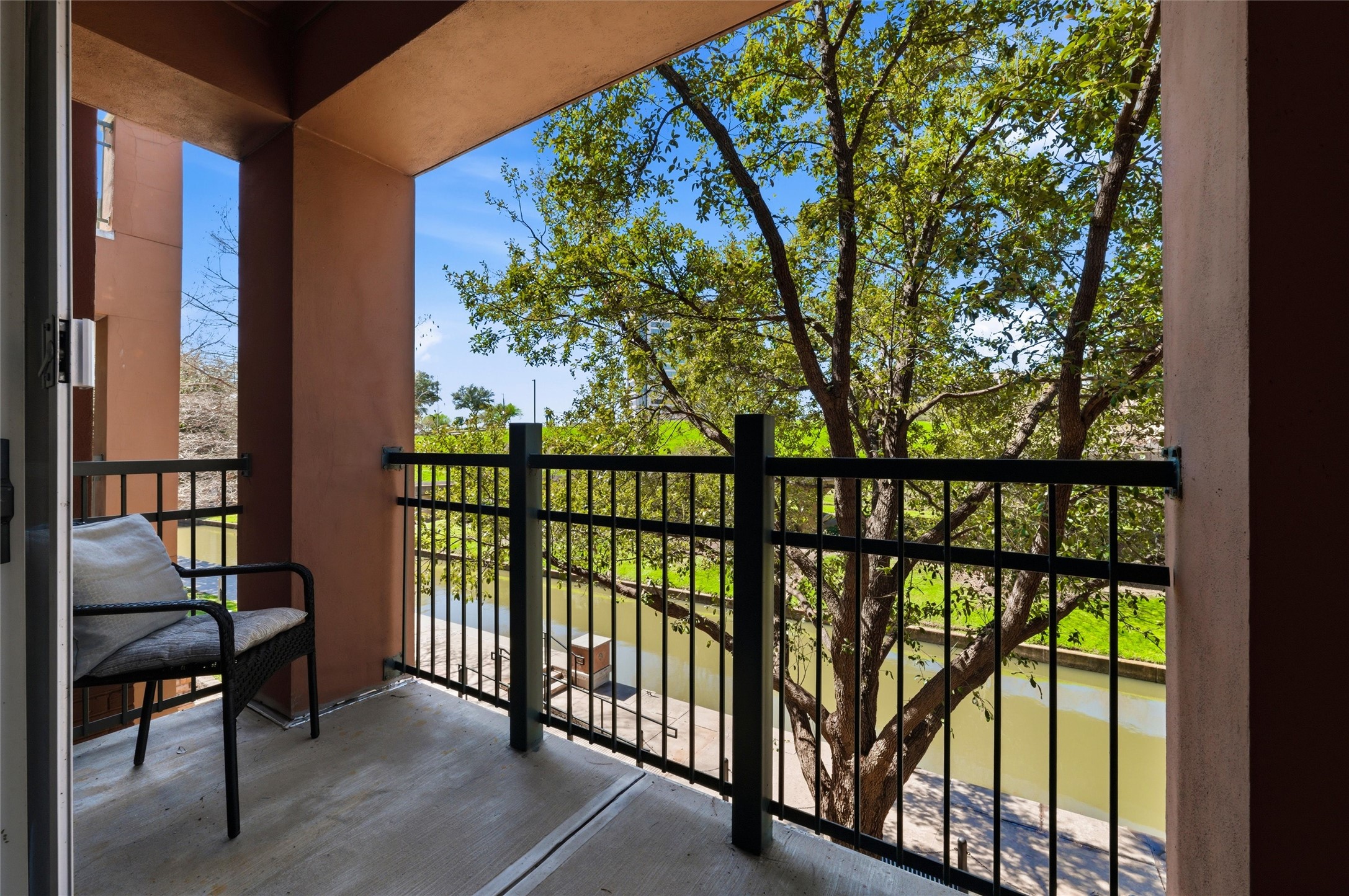 330 Las Colinas Boulevard E Irving TX 75039